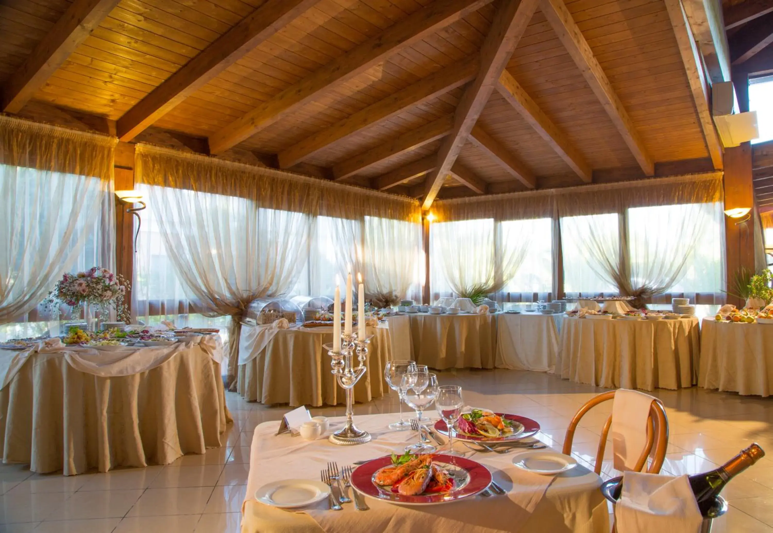 Restaurant/places to eat, Banquet Facilities in Garden Hotel Ripa