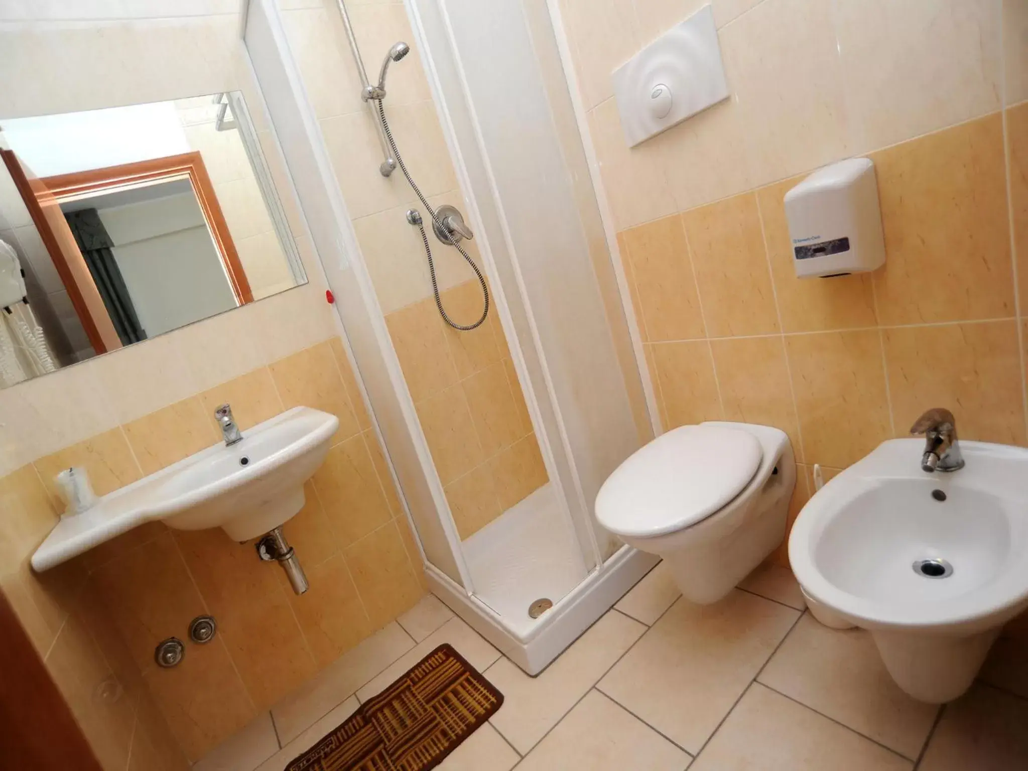 Bathroom in Hotel Il Melograno