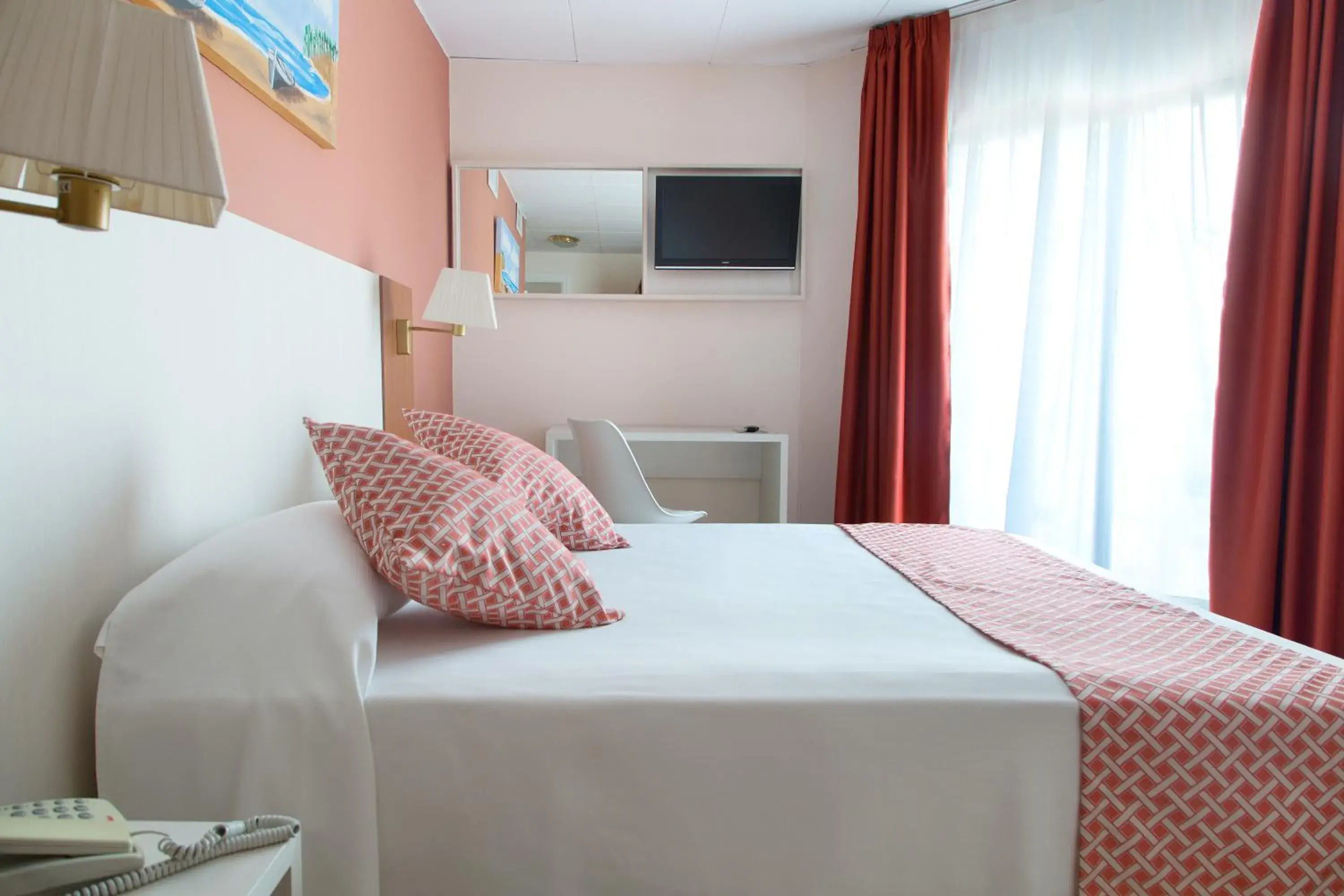 Photo of the whole room, Bed in GHT Balmes, Hotel-Aparthotel&SPLASH