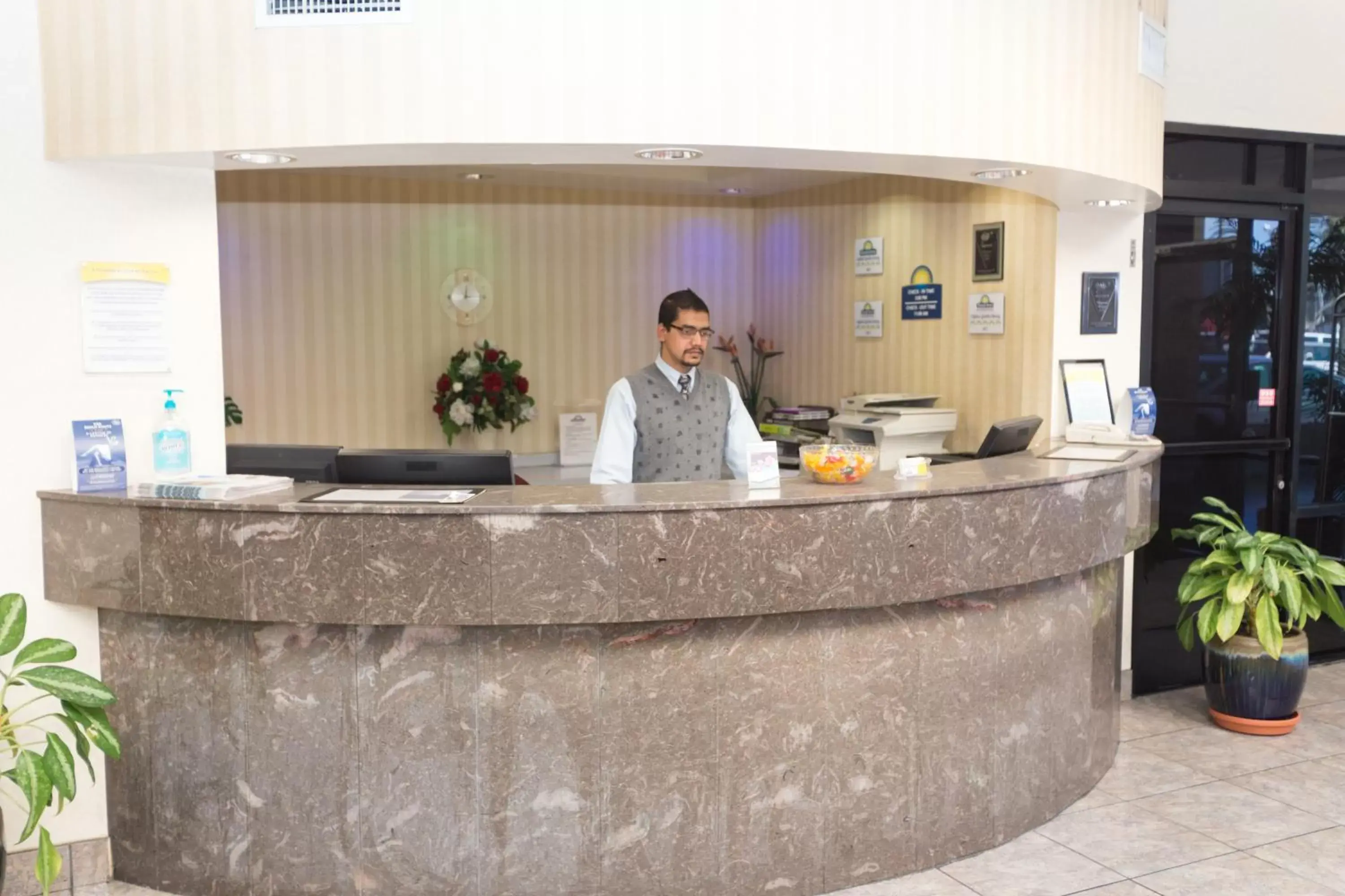 Lobby or reception, Lobby/Reception in Days Inn & Suites by Wyndham Artesia
