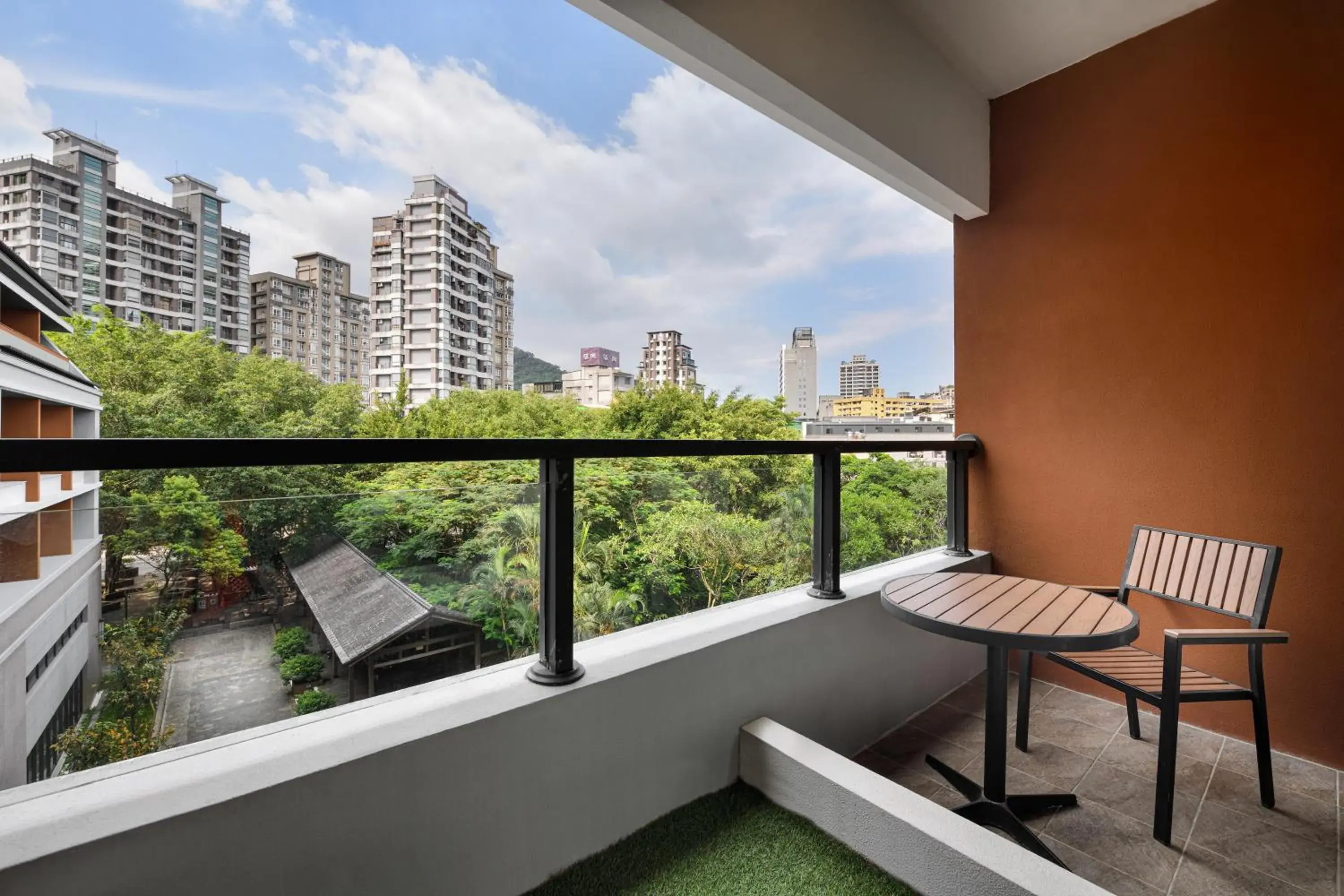 Balcony/Terrace in Four Points by Sheraton Yilan Jiaoxi