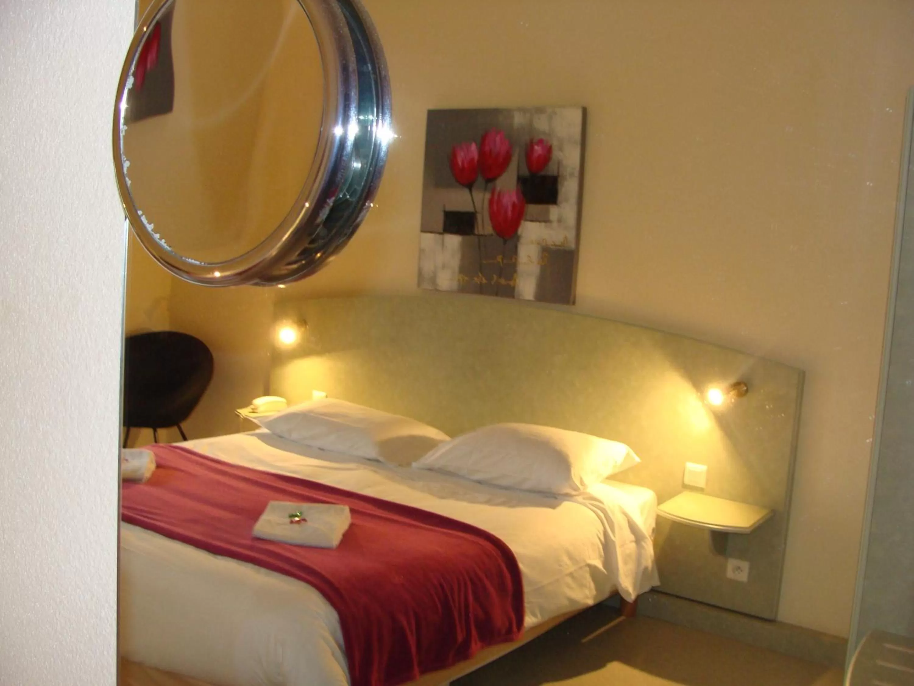 Photo of the whole room in Abel Hôtel