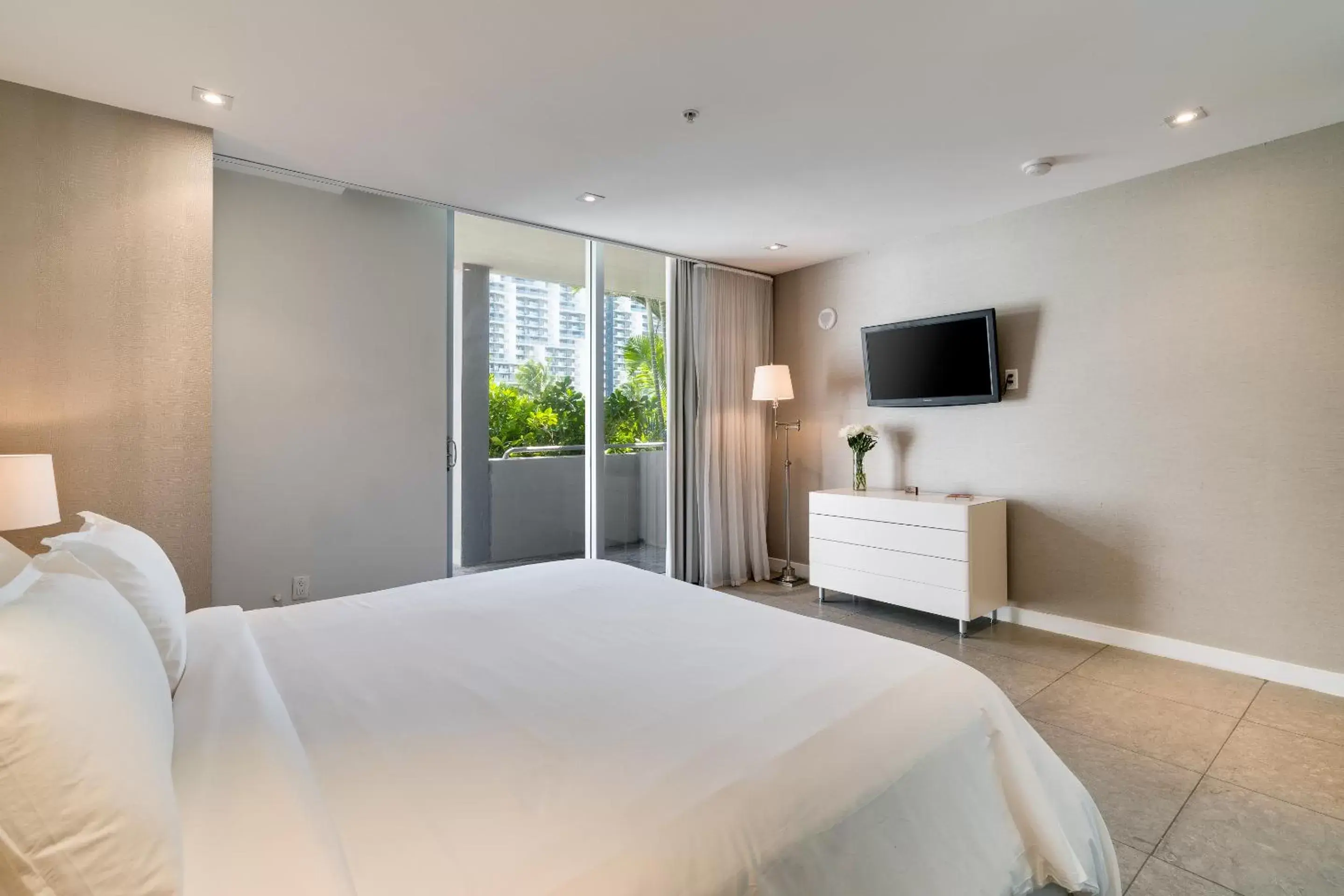 Bedroom, Bed in Boulan South Beach