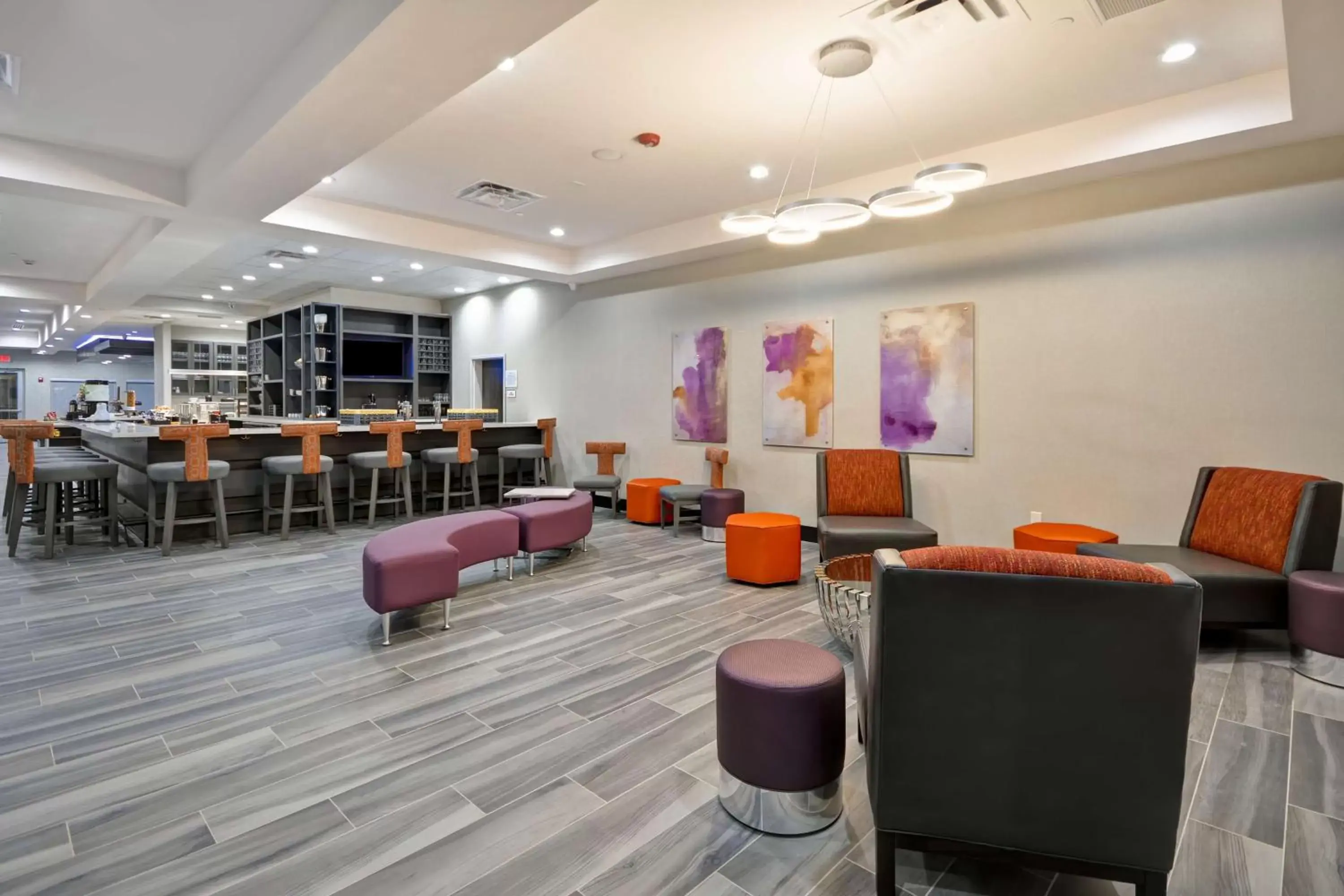 Lounge or bar in Hilton Garden Inn Tulsa-Broken Arrow, OK