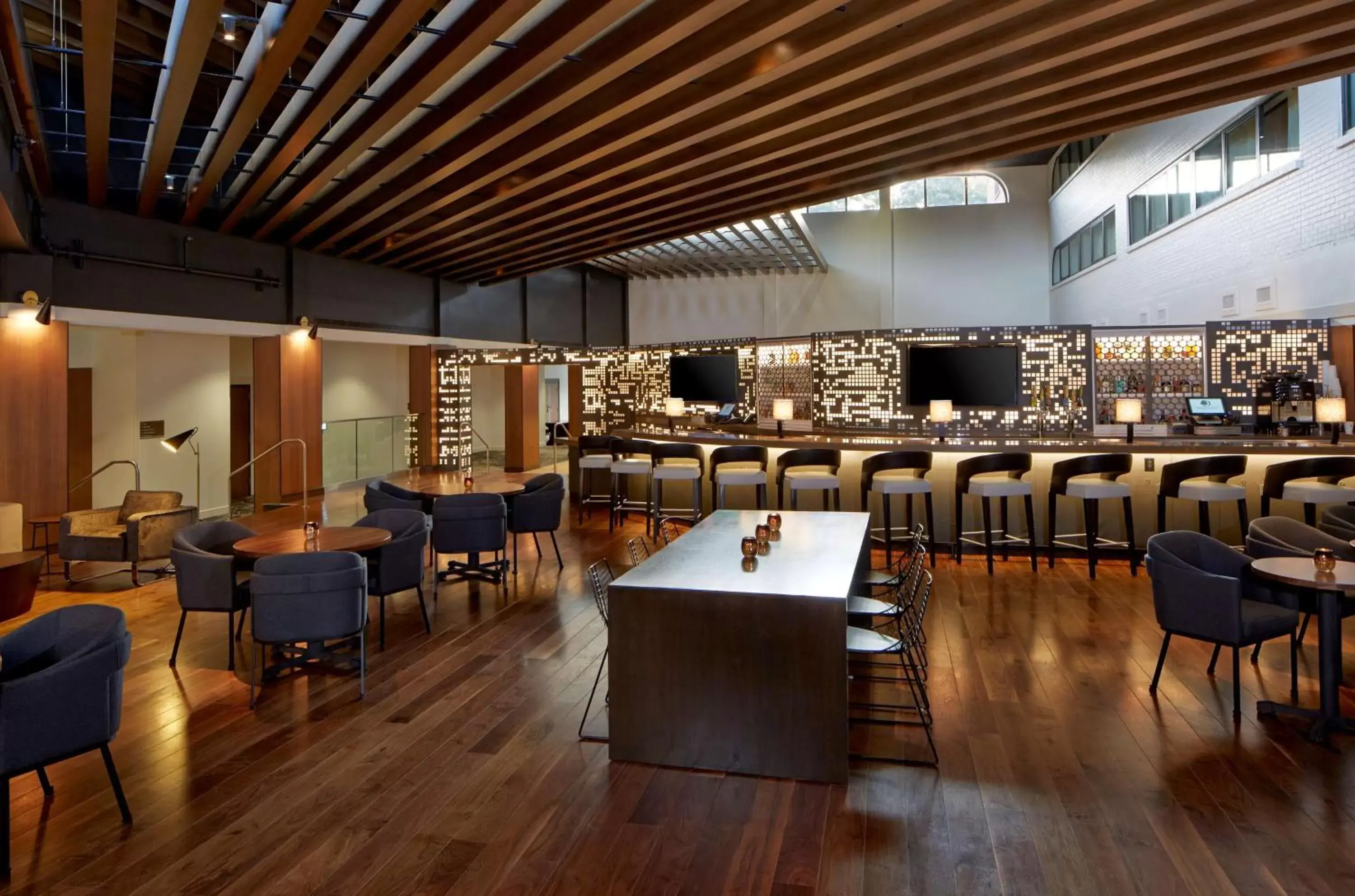 Lounge or bar, Restaurant/Places to Eat in Doubletree By Hilton Atlanta Perimeter Dunwoody