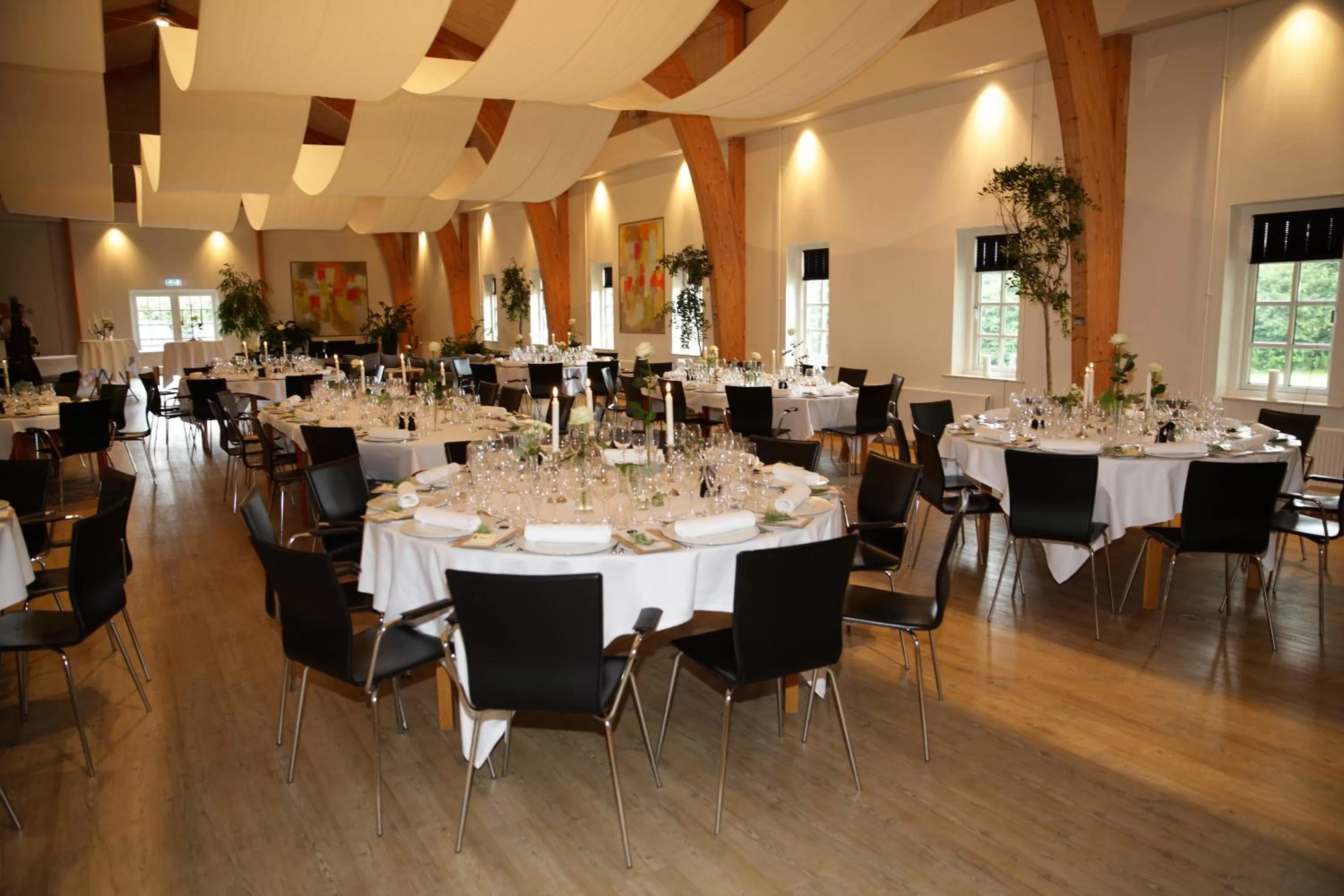 Restaurant/places to eat in Vilcon Hotel & Konferencegaard