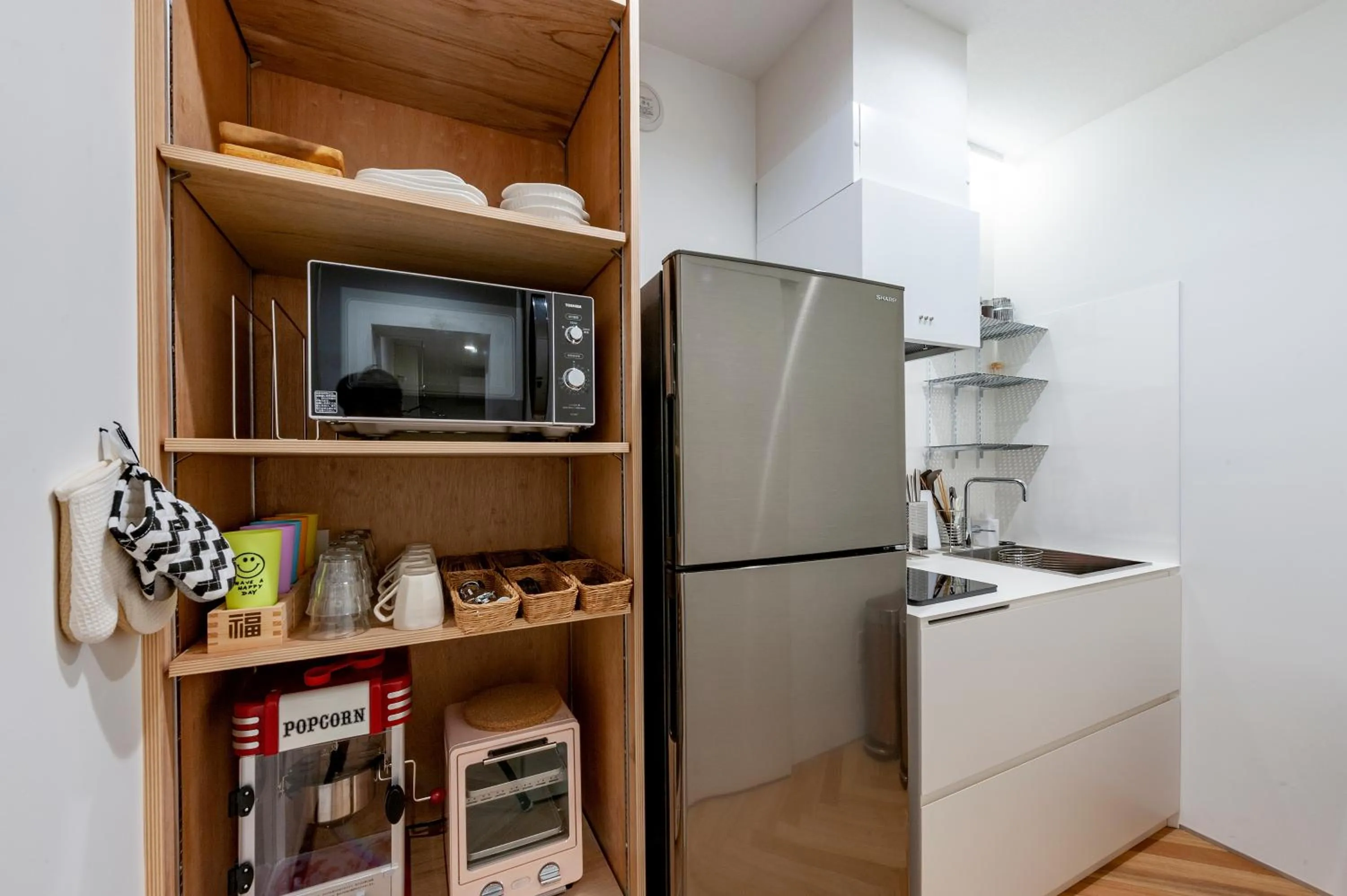 Kitchen or kitchenette in plat hostel keikyu haneda home