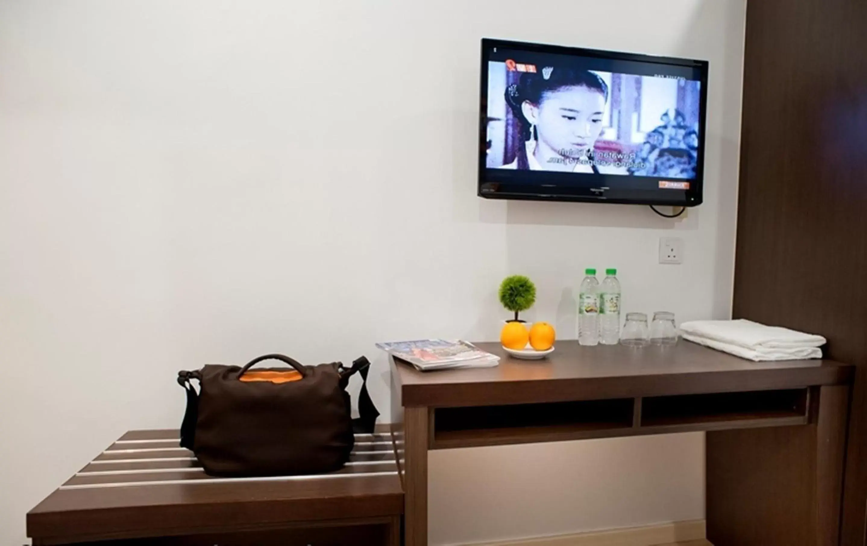 Bedroom, TV/Entertainment Center in Big Orange Hotel Sungai Petani