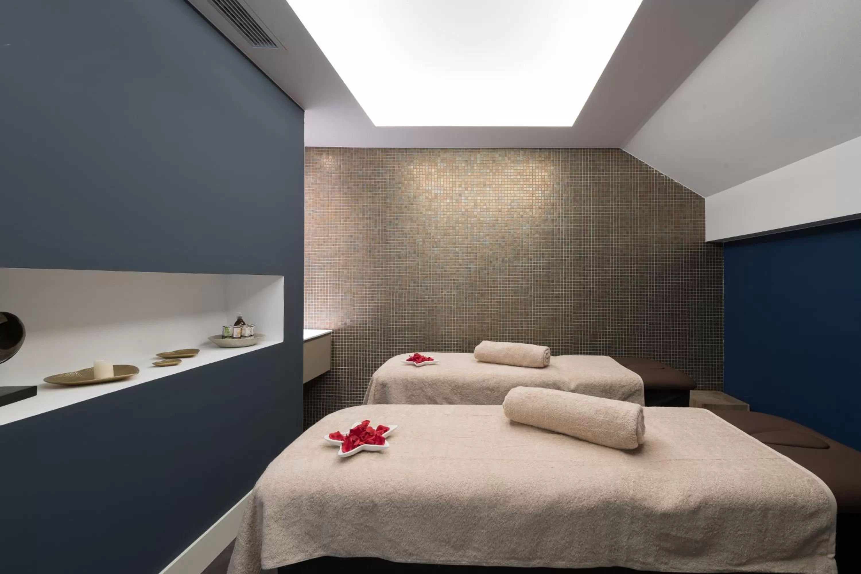 Massage, Bed in Catalonia Ramblas 4* Sup