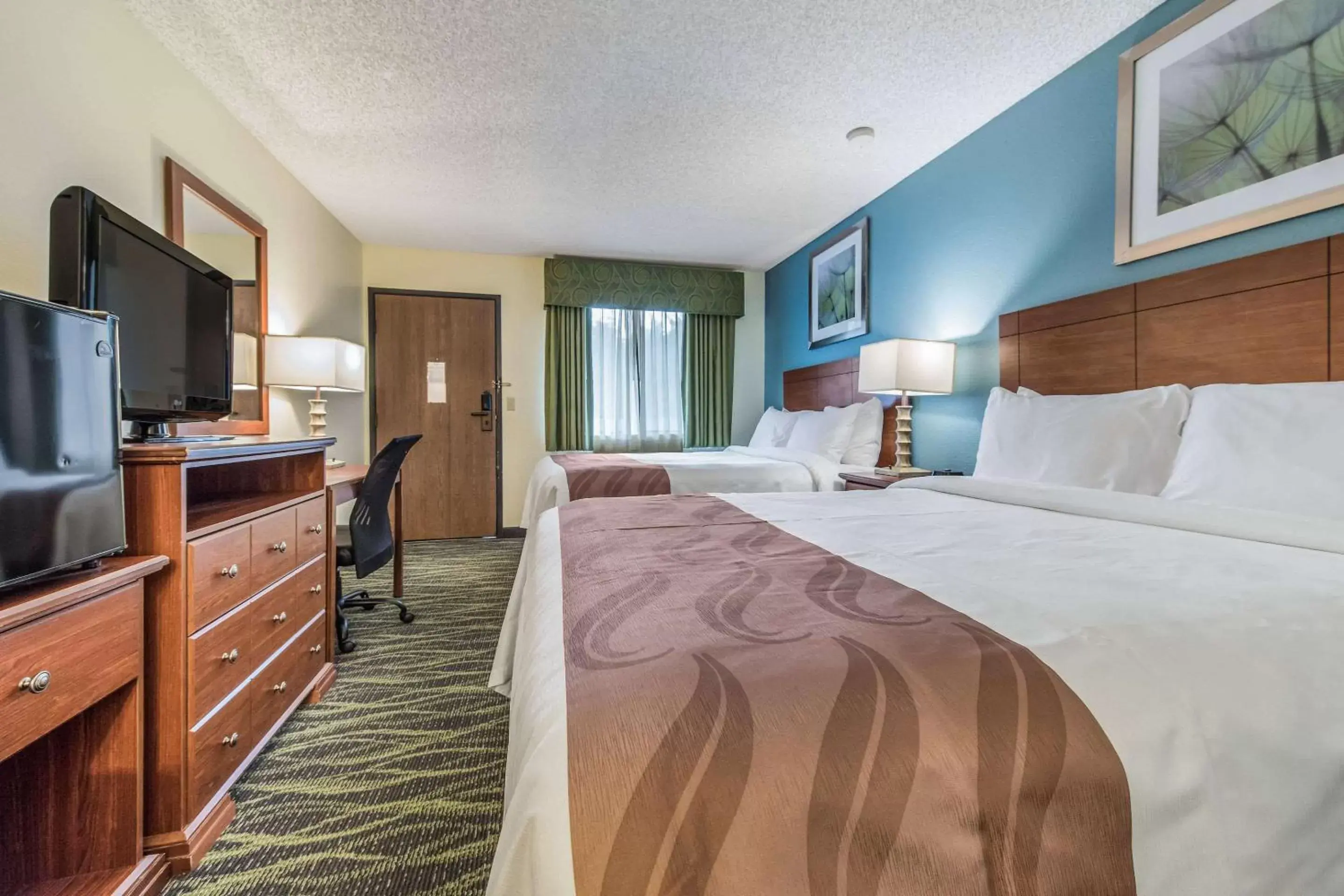 Photo of the whole room in Quality Inn Bellevue