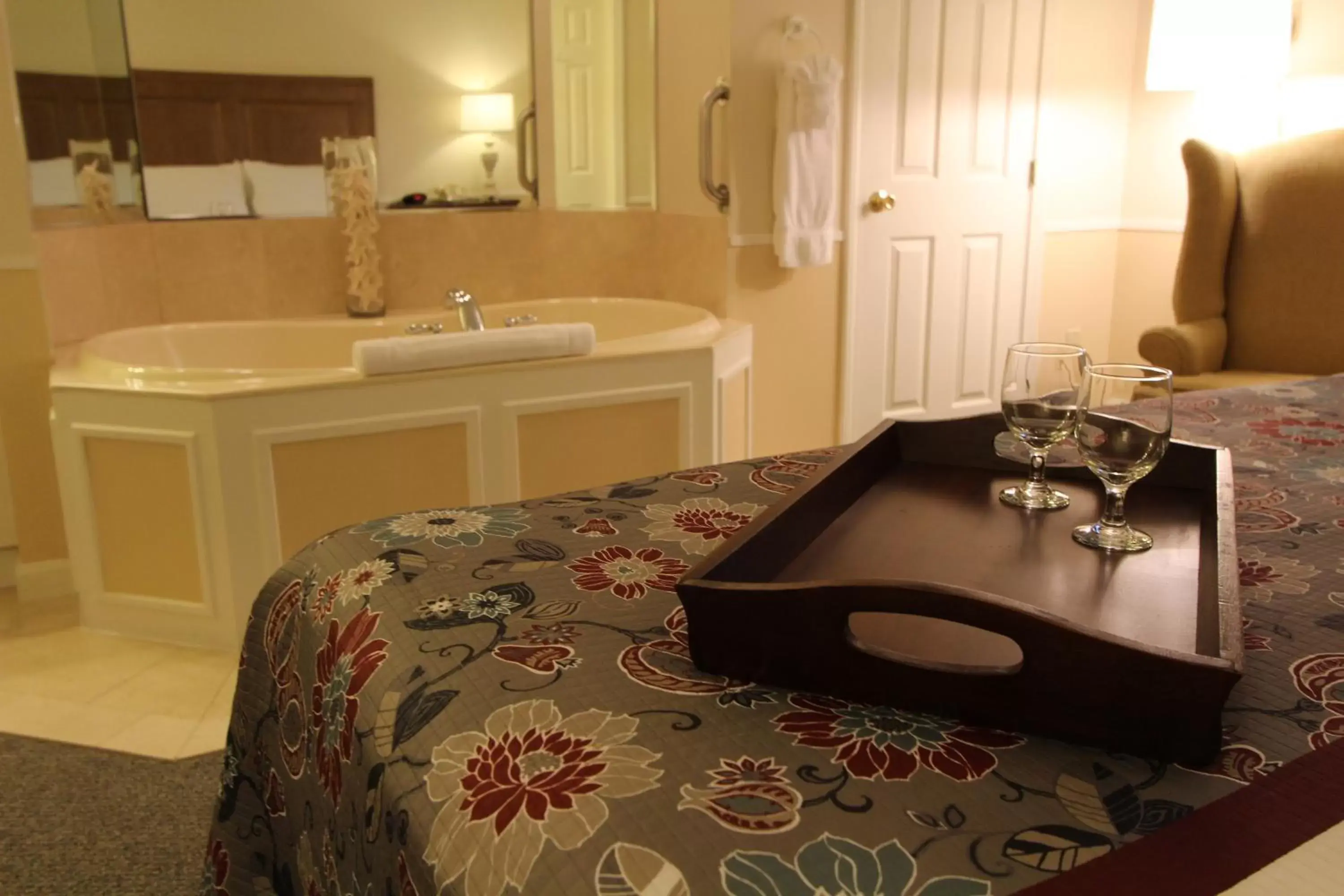 Hot Tub, Bed in InnSeason Resorts The Falls at Ogunquit Hot Tub, Bed in InnSeason Resorts The Falls at Ogunquit