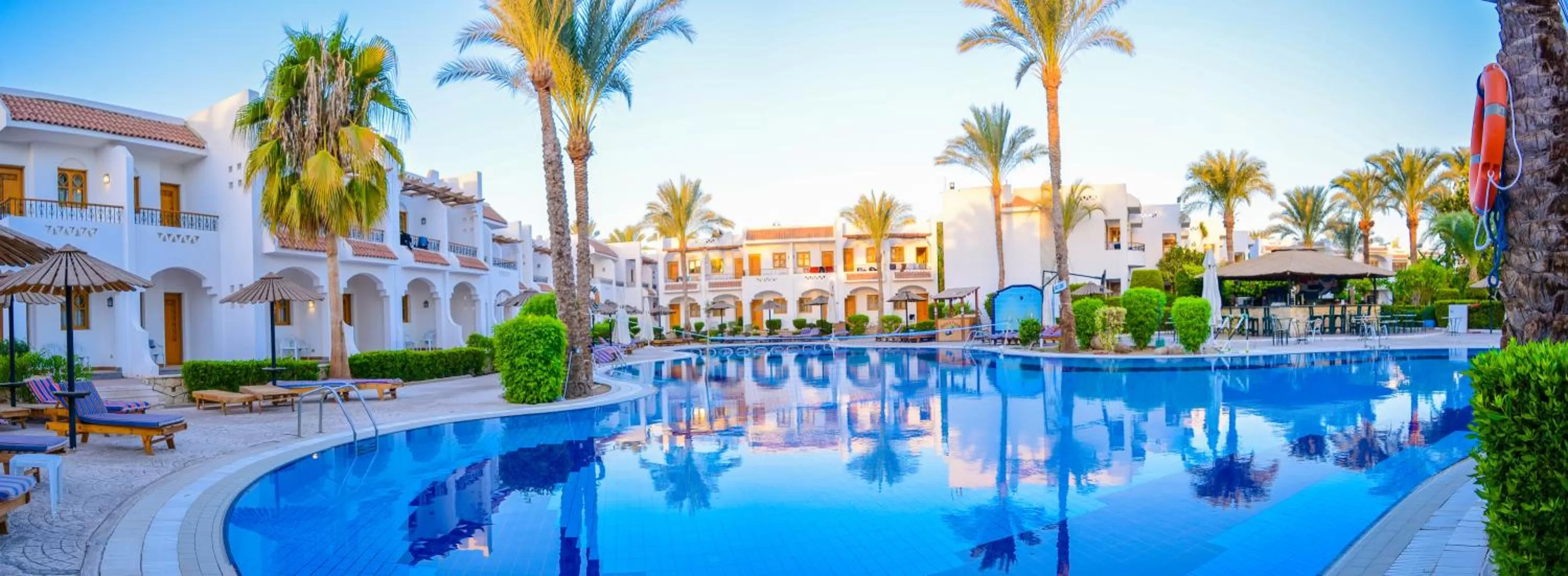 Pool view in Dive Inn Resort