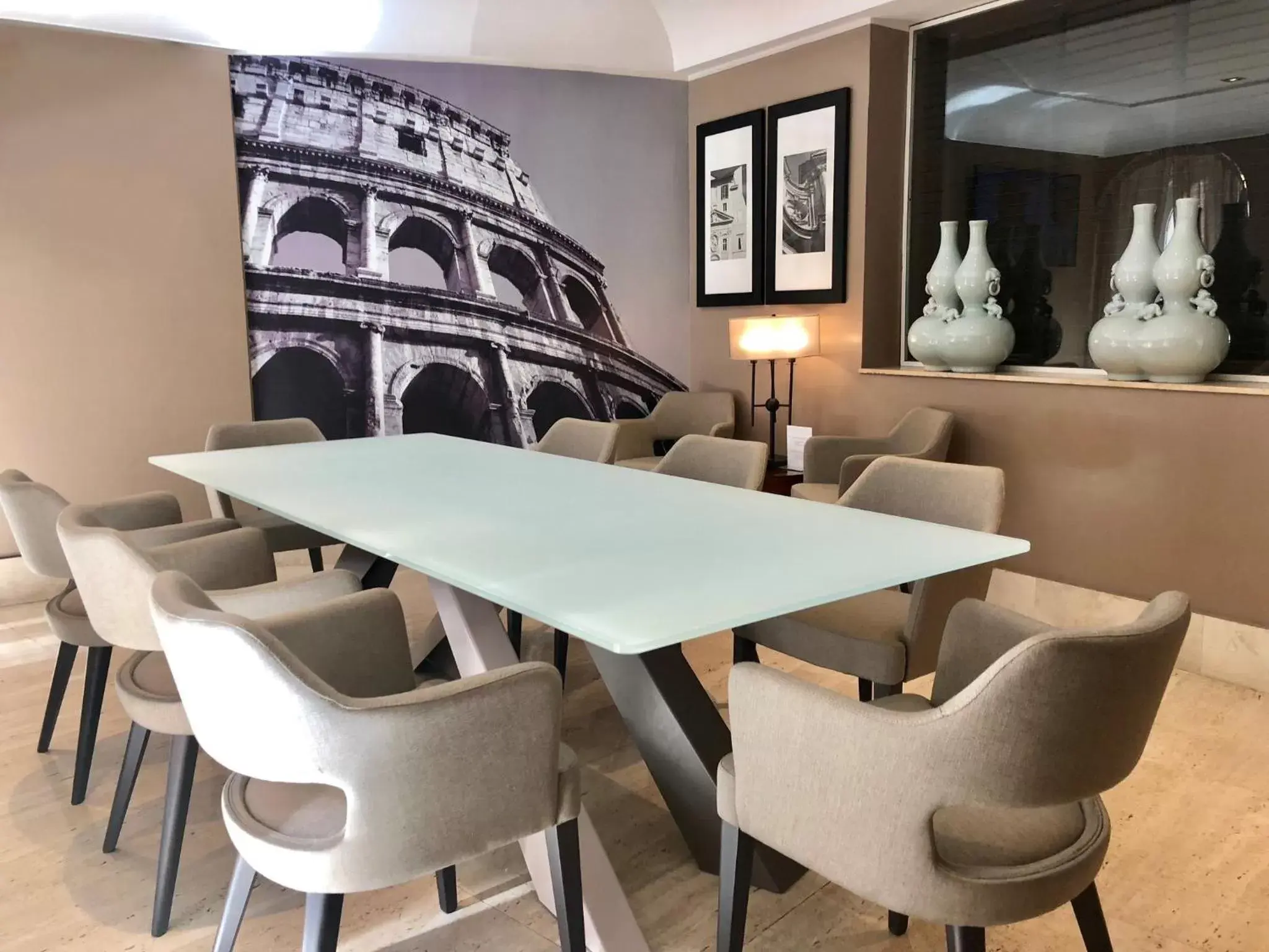 Meeting/conference room, Restaurant/Places to Eat in Hotel Indigo Rome - St. George, an IHG Hotel