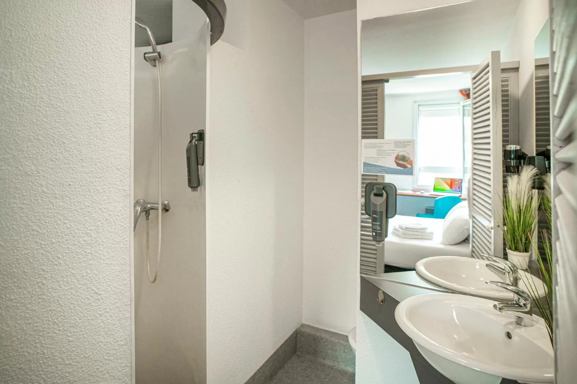 Bed in Quick Palace Pau Zénith