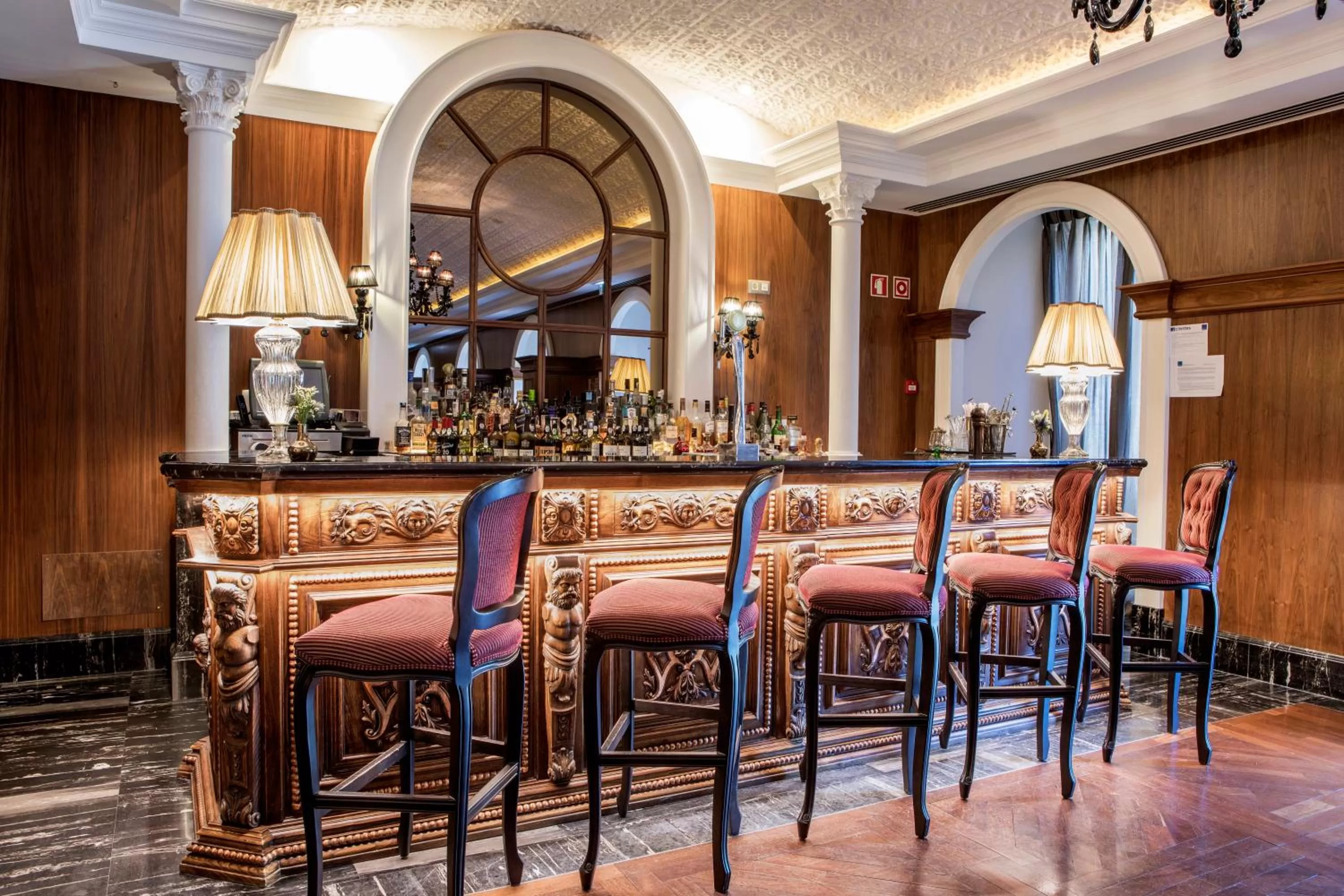 Lounge or bar in InterContinental Porto - Palacio das Cardosas by IHG