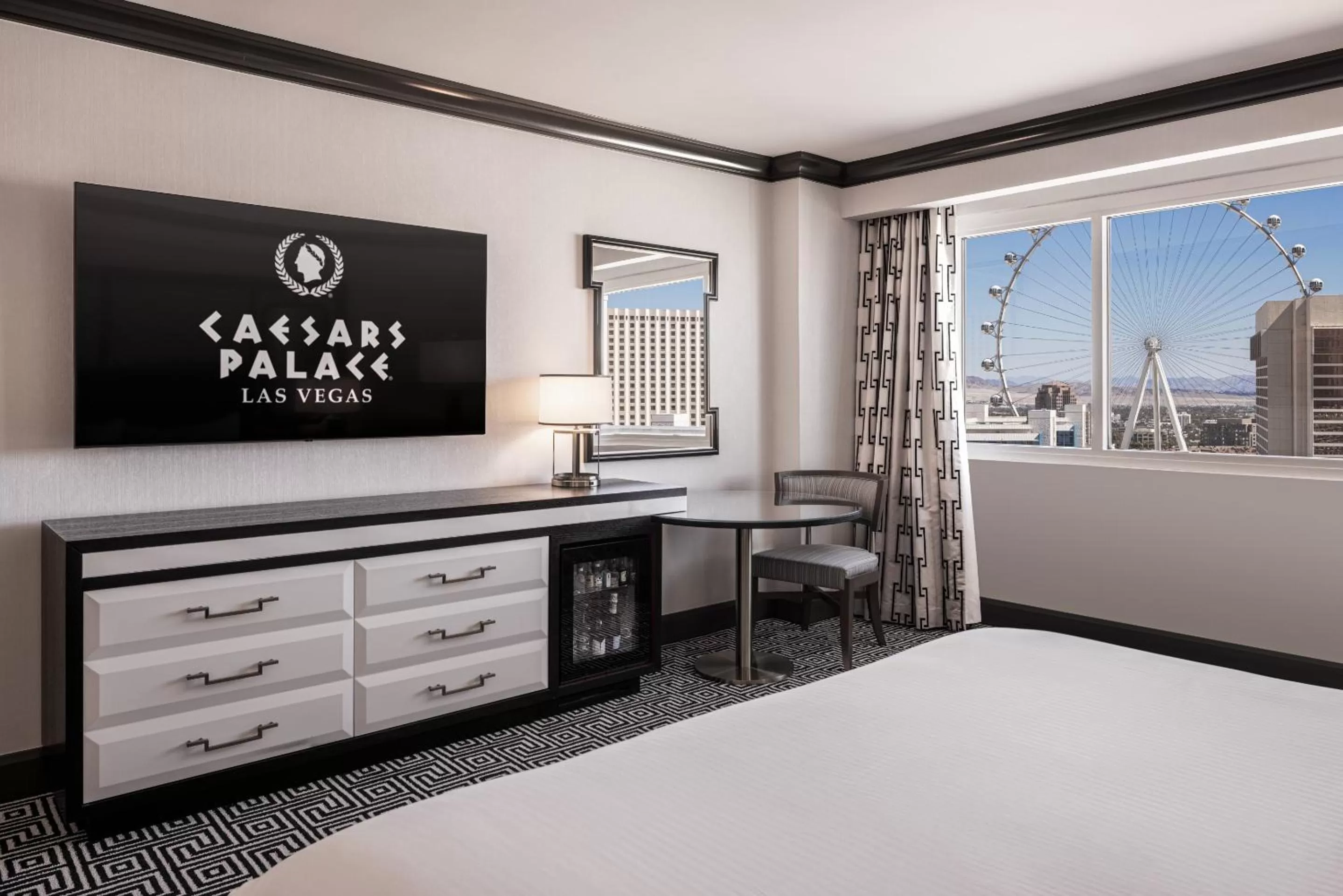 Bedroom, Bed in Caesars Palace Hotel & Casino