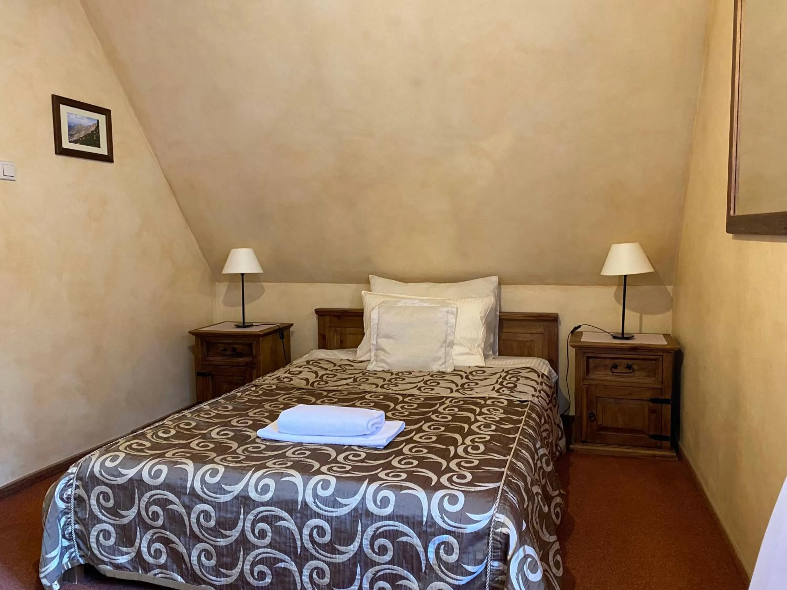 Bed in Hotel Dwór Karolówka