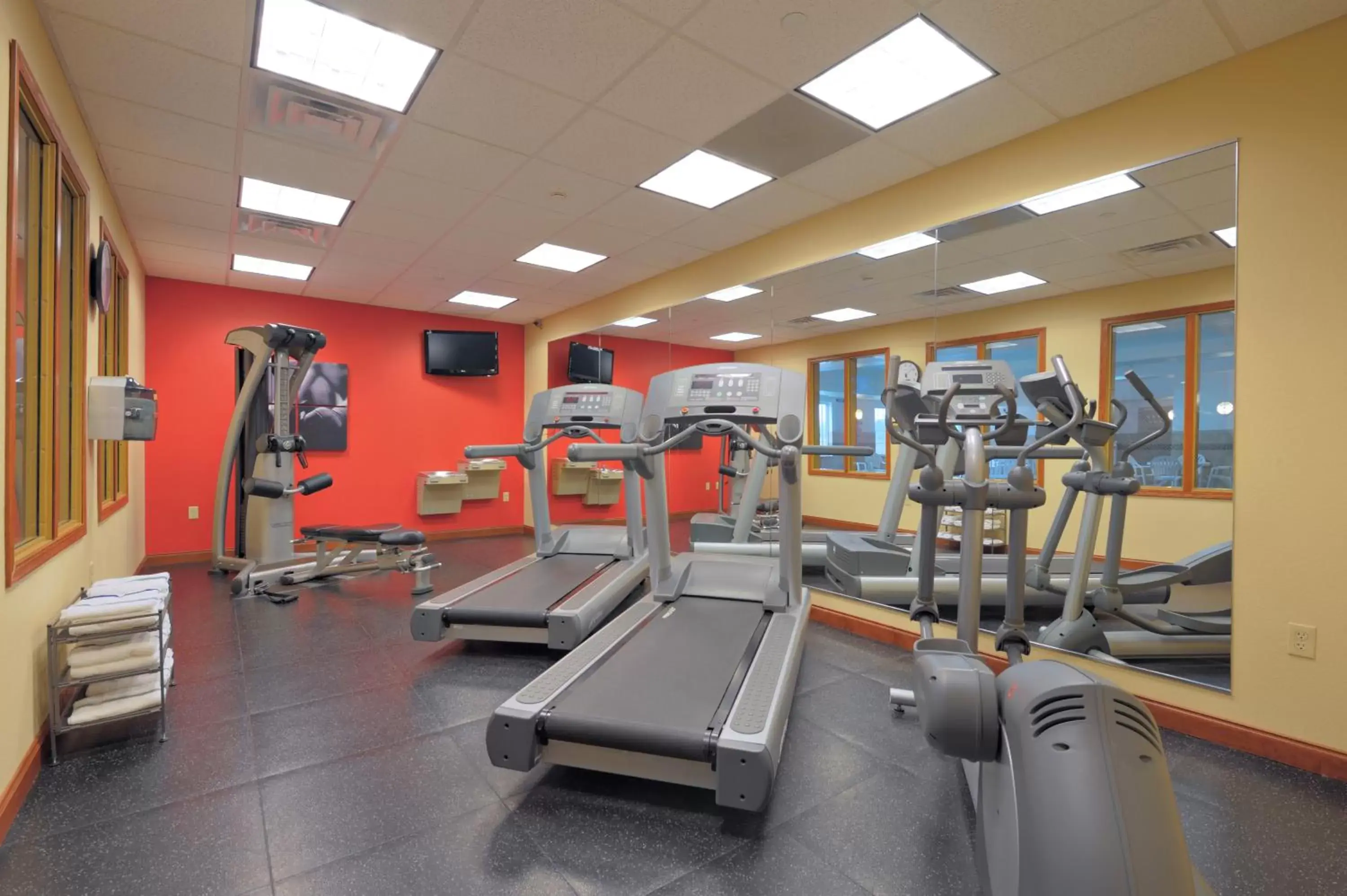 Fitness centre/facilities, Fitness Center/Facilities in Country Inn & Suites by Radisson, Washington at Meadowlands, PA