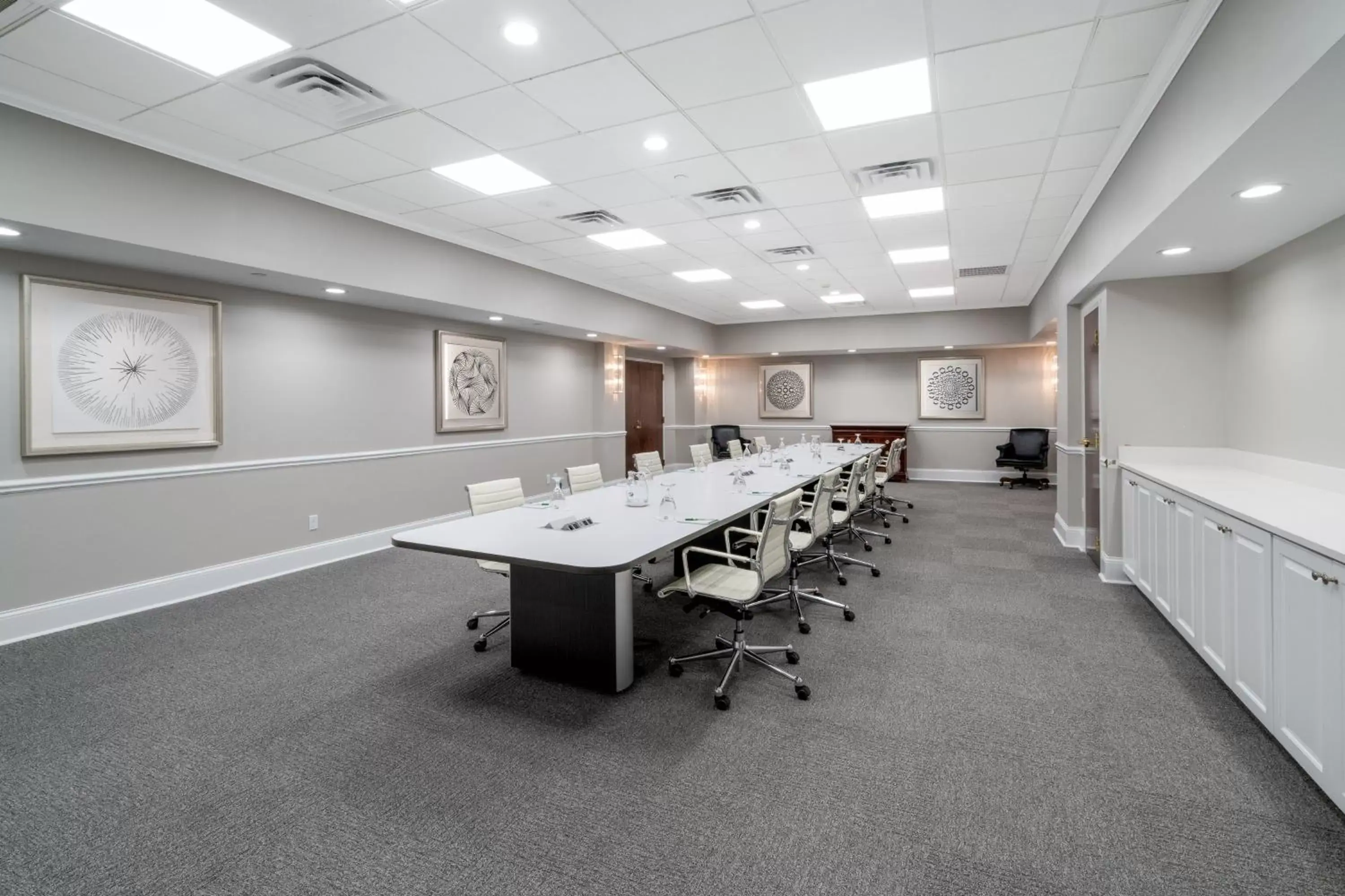 Meeting/conference room in Holiday Inn Wilmington, an IHG Hotel