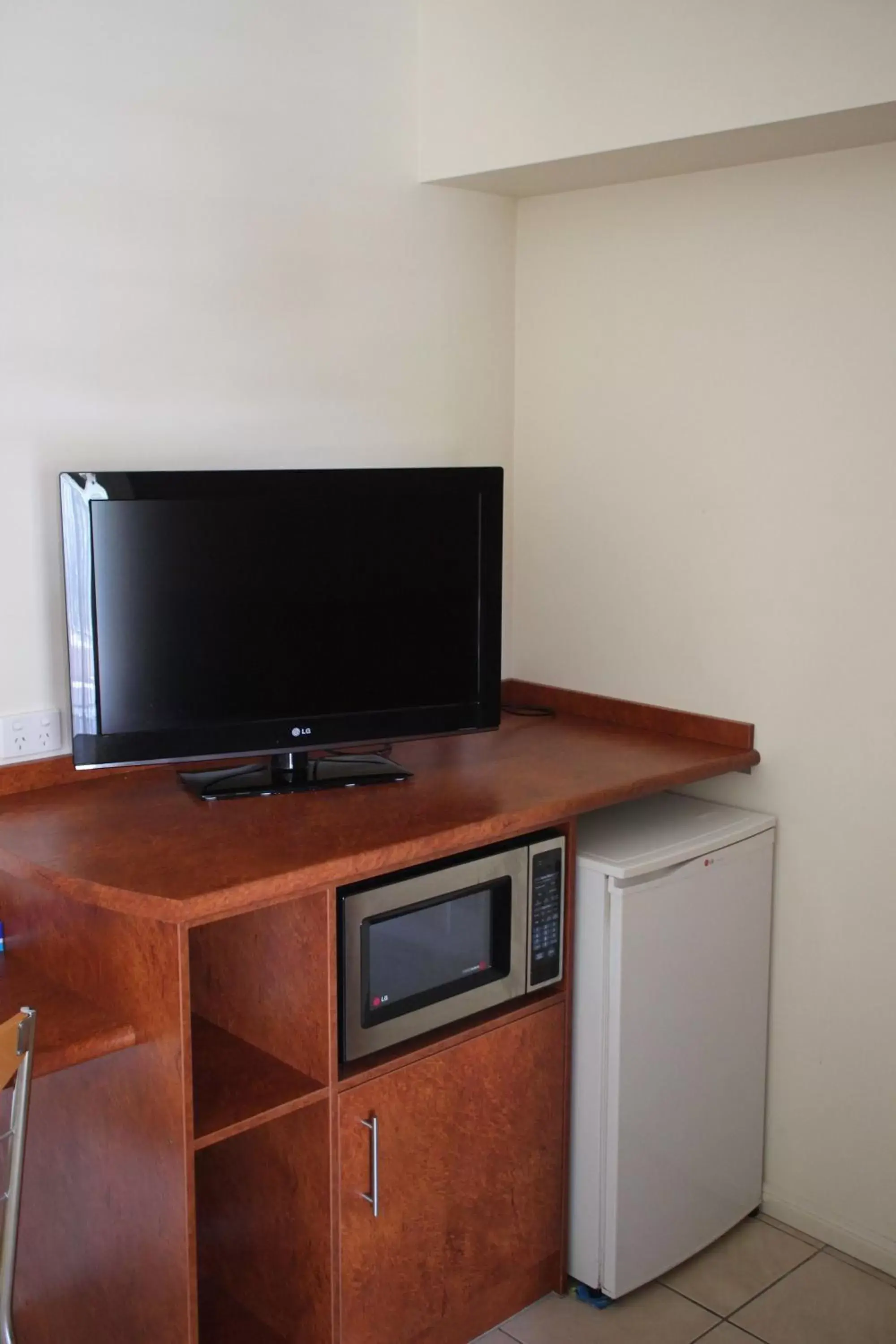 TV and multimedia, TV/Entertainment Center in Cairns Queens Court