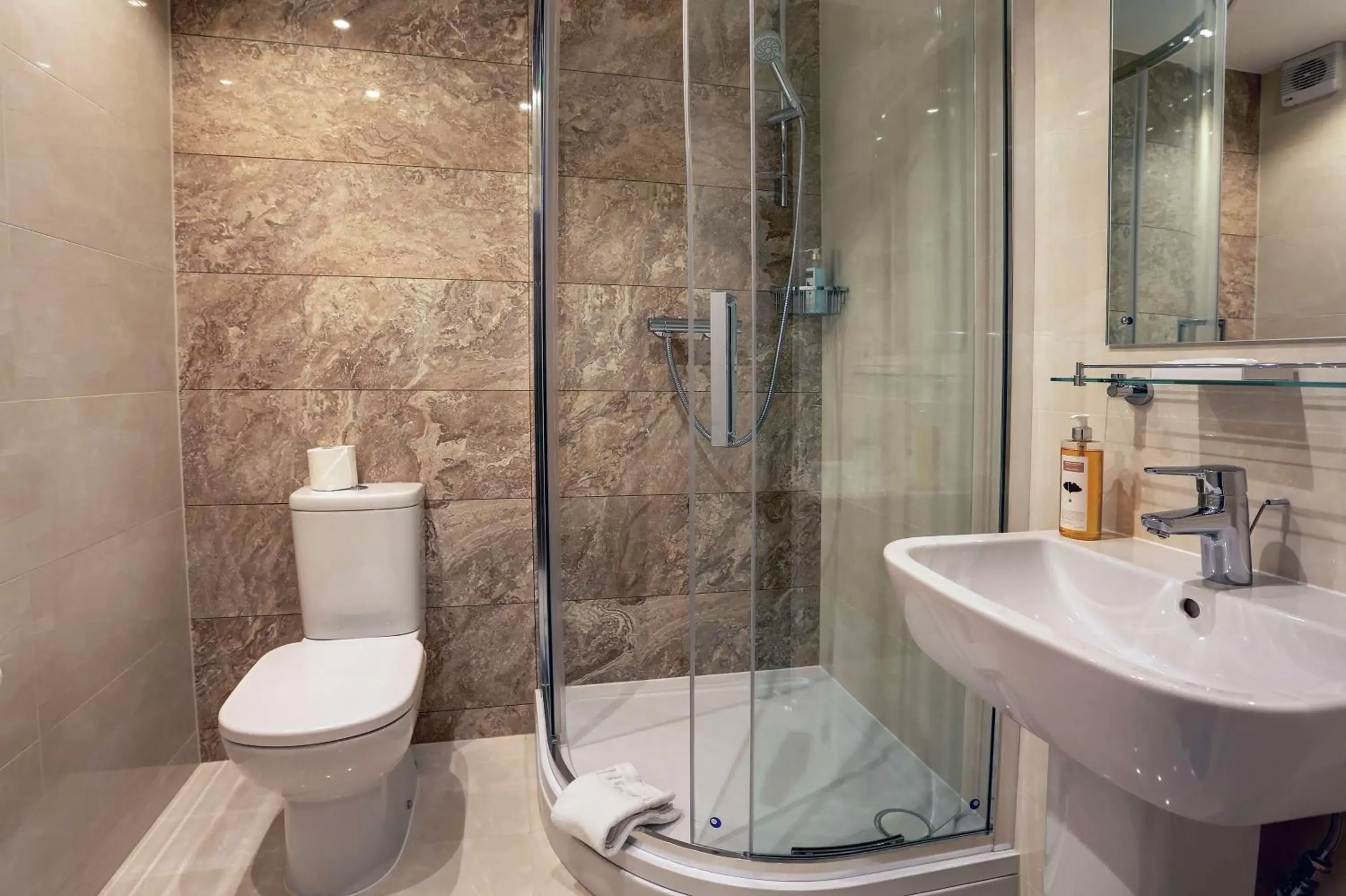 Bathroom in Best Western Homestead Court Hotel