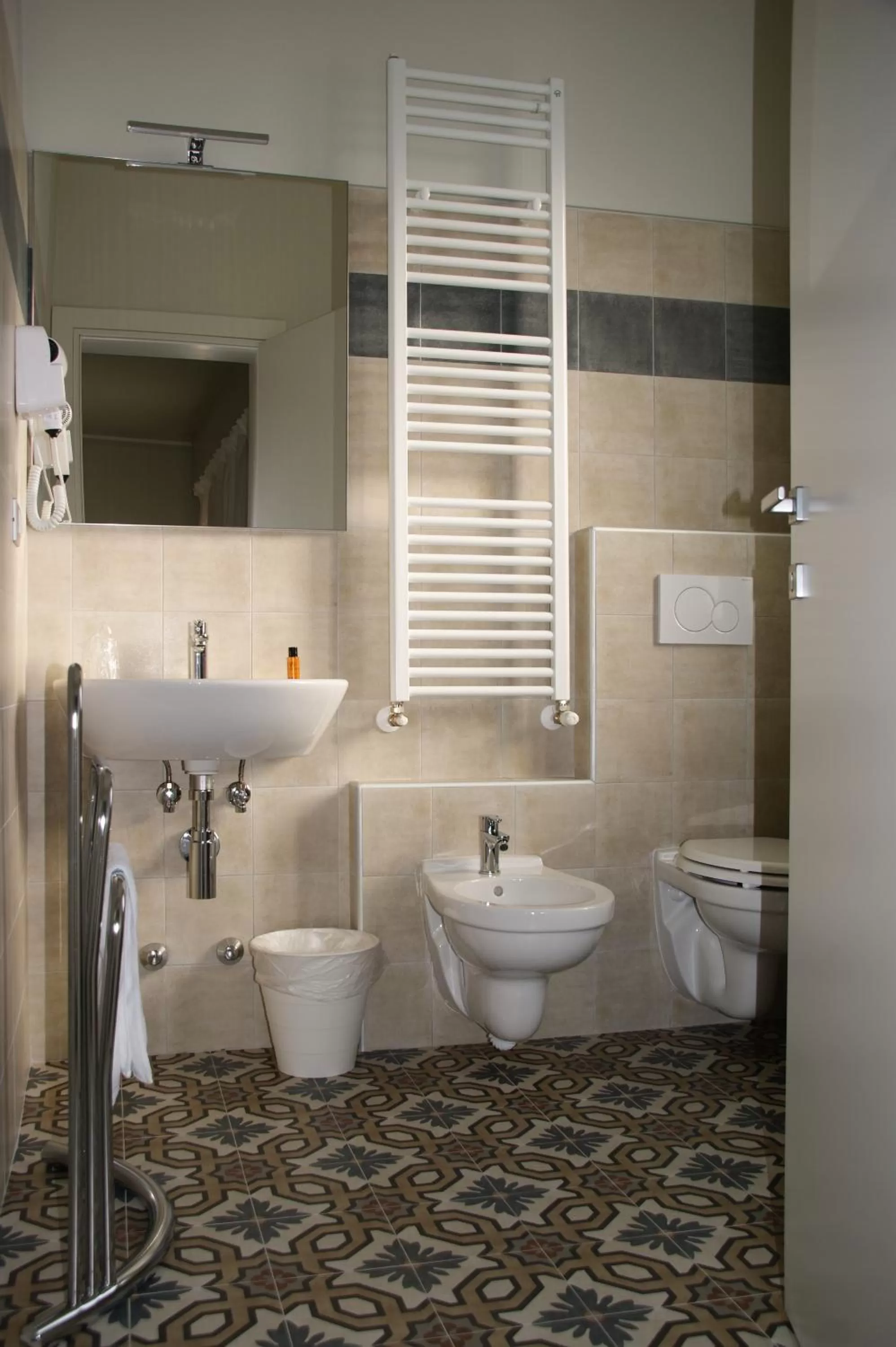 Bathroom in LA DAMA ROOM&BREAKFAST