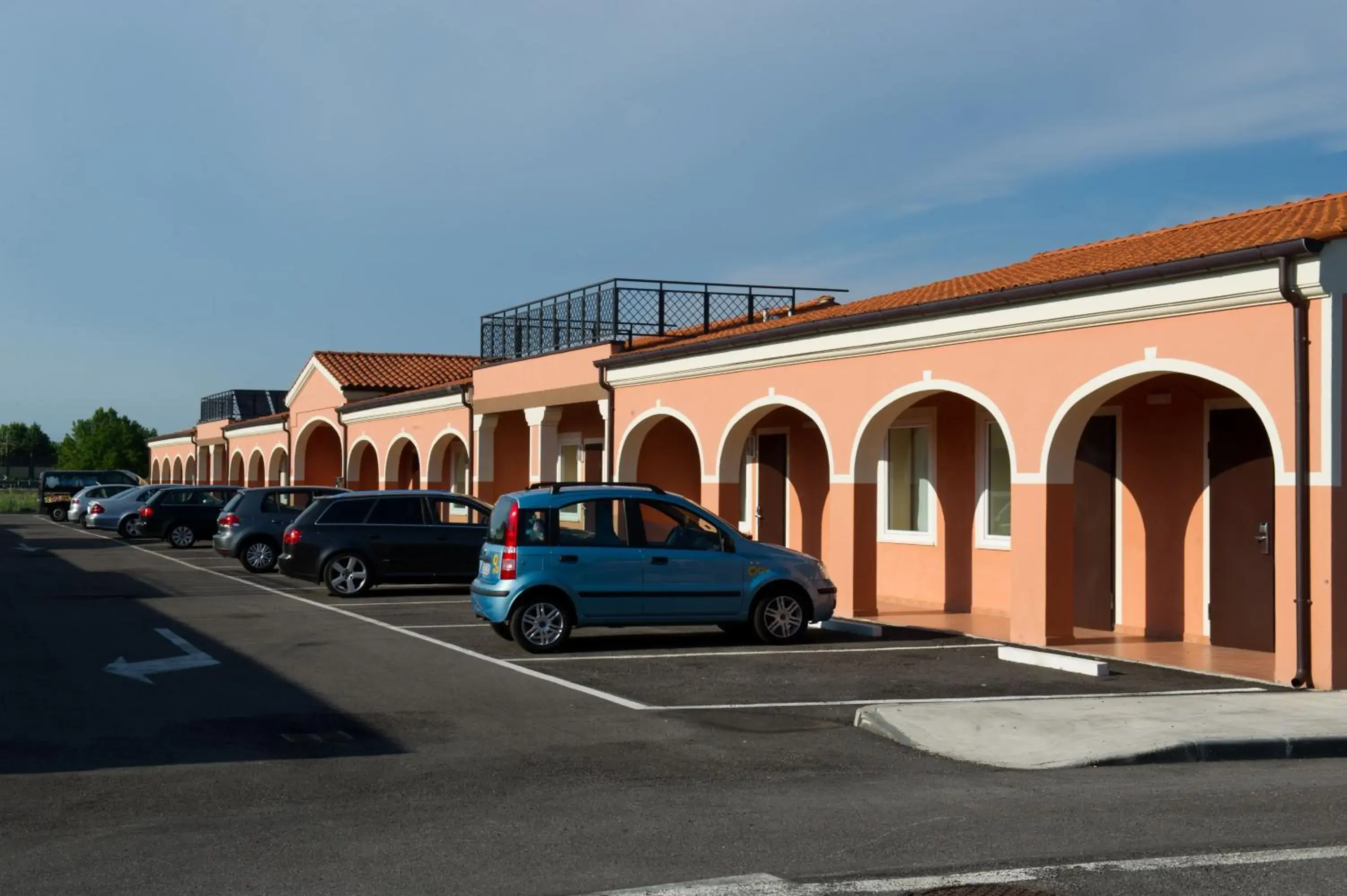 Facade/entrance, Property Building in Autohotel Venezia