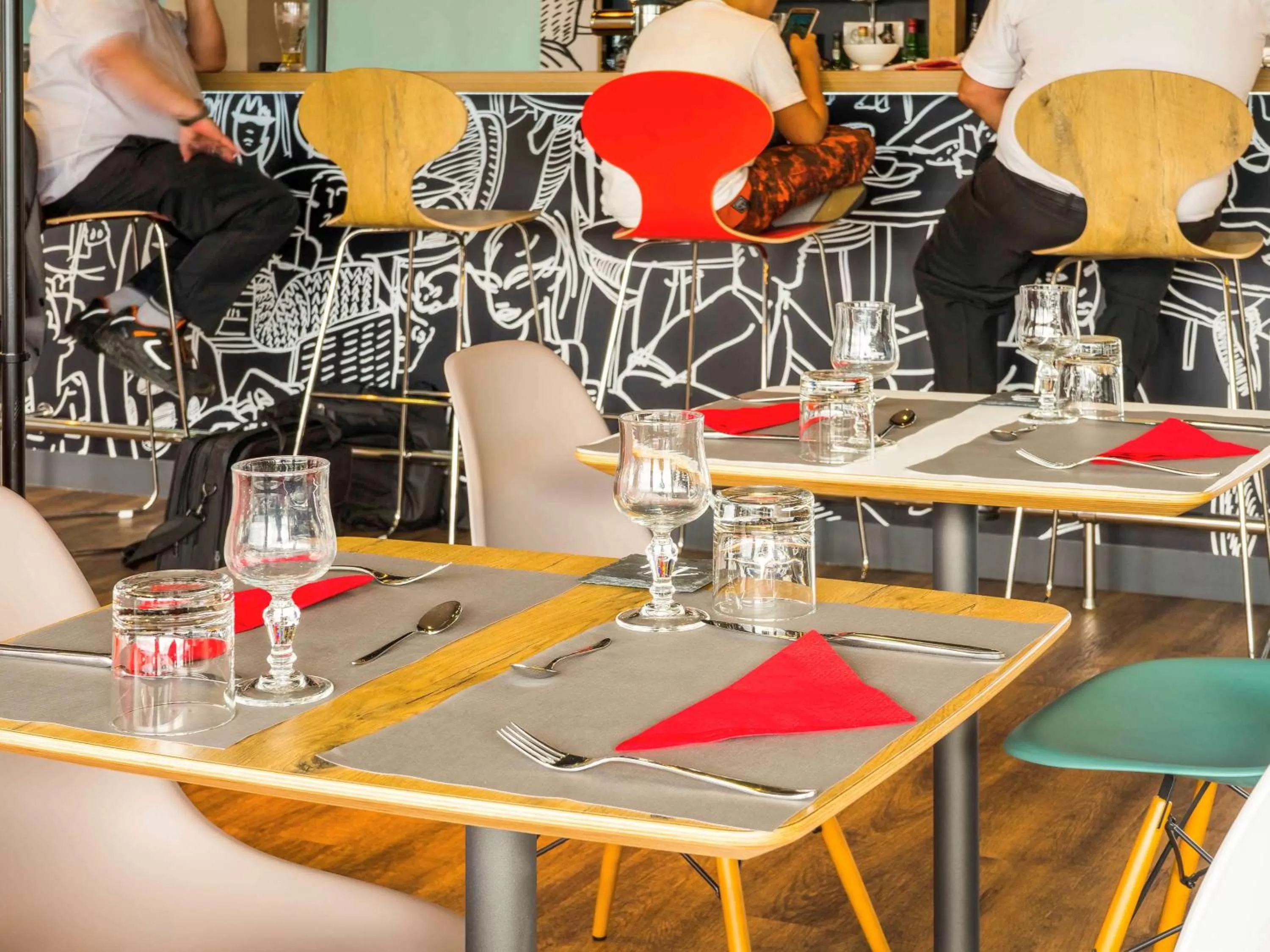 Restaurant/places to eat in ibis Tarbes Odos