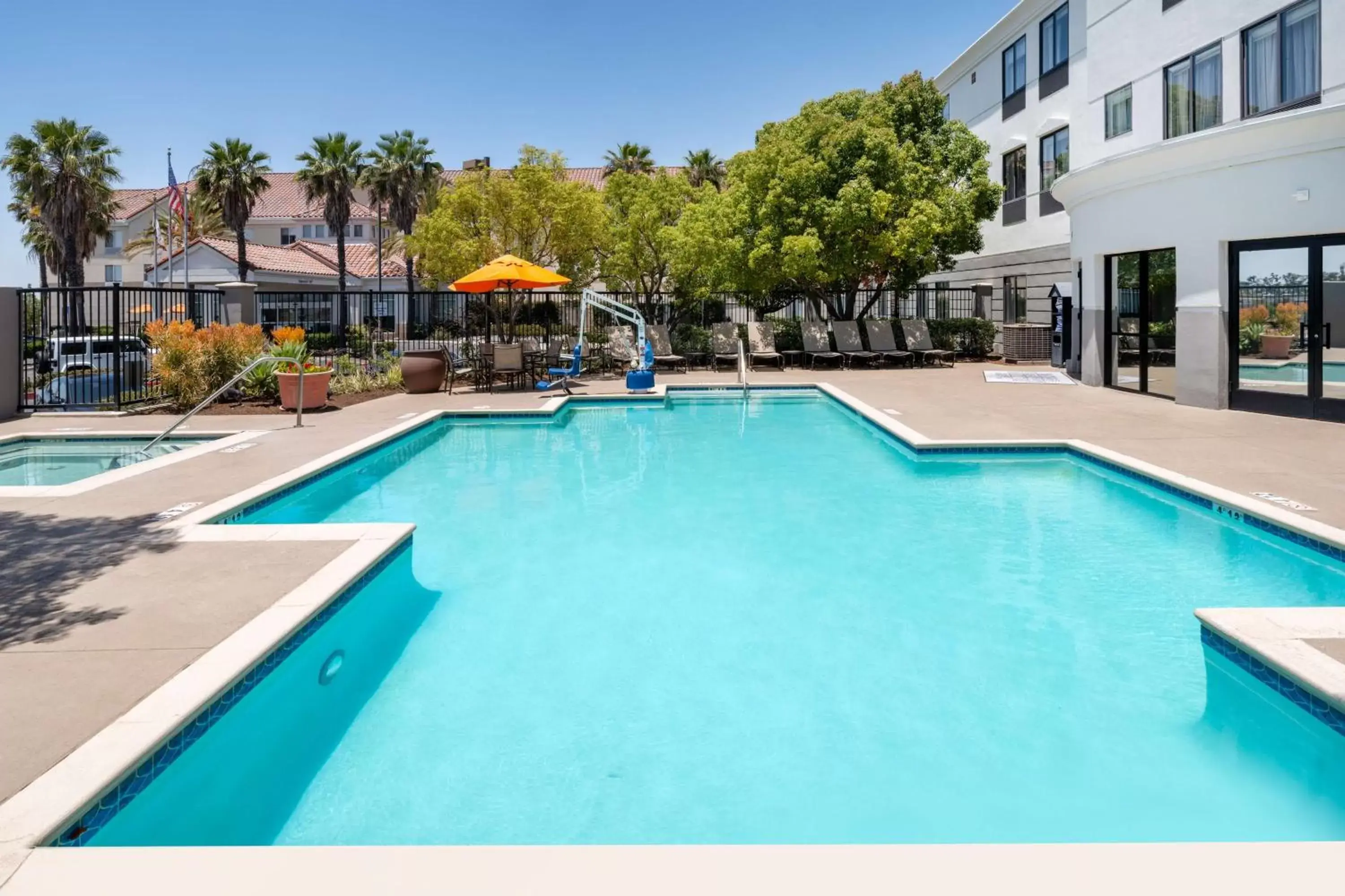 Pool view, Swimming Pool in Hampton Inn Irvine/East Lake Forest