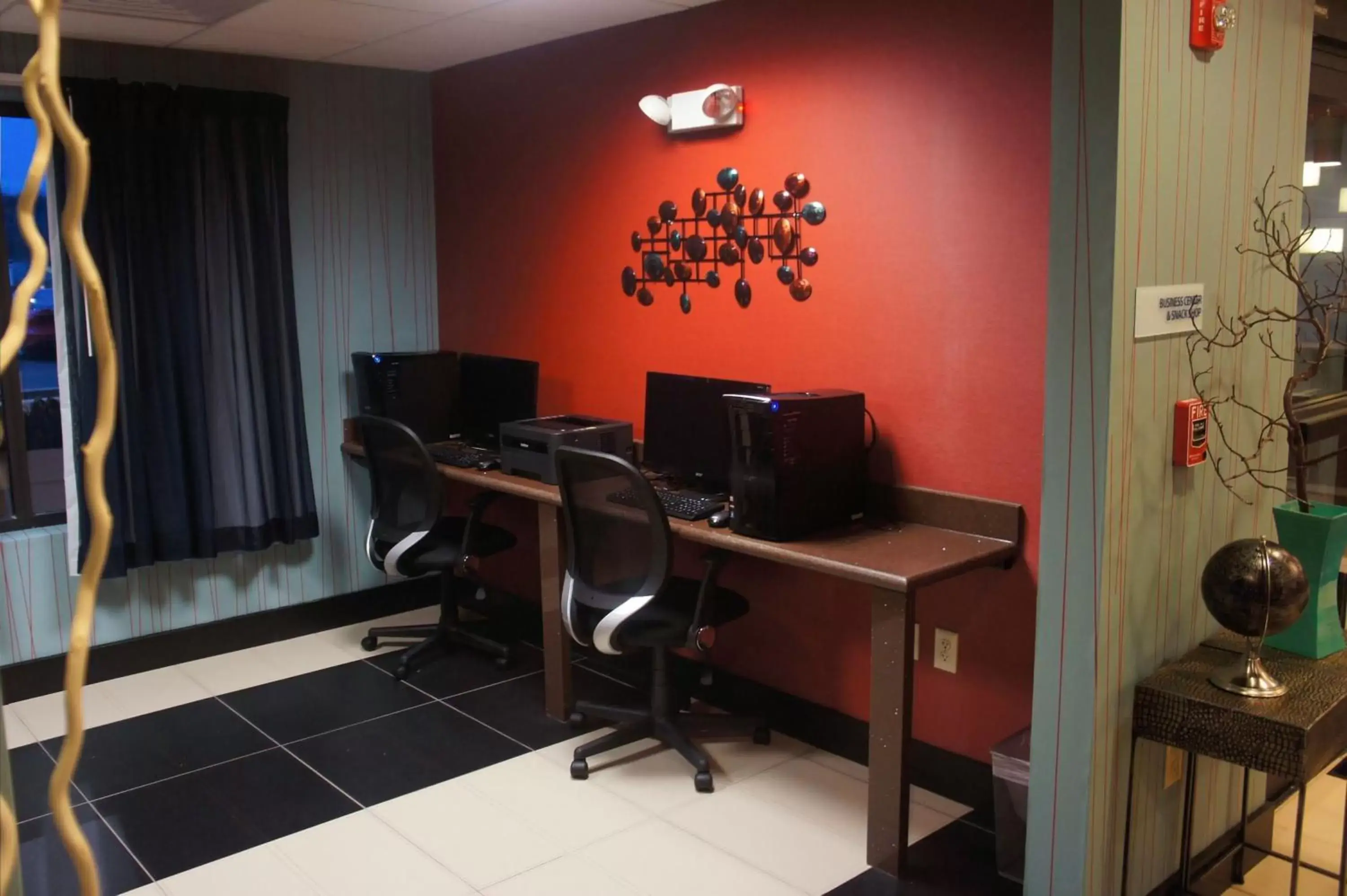 Other, Business Area/Conference Room in Holiday Inn Express & Suites Northeast, an IHG Hotel