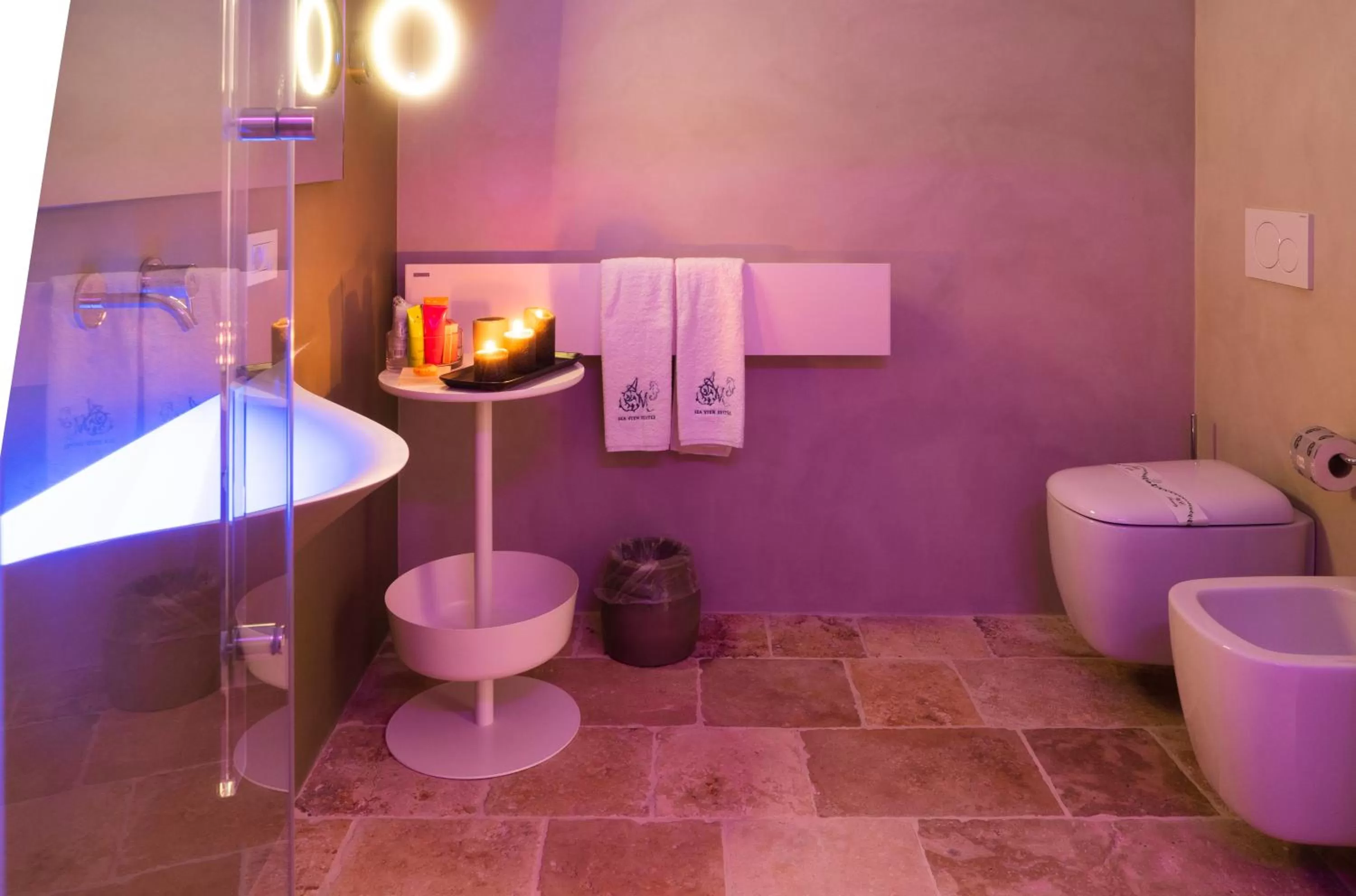 Bathroom in Antico Mondo Rooms & Suites