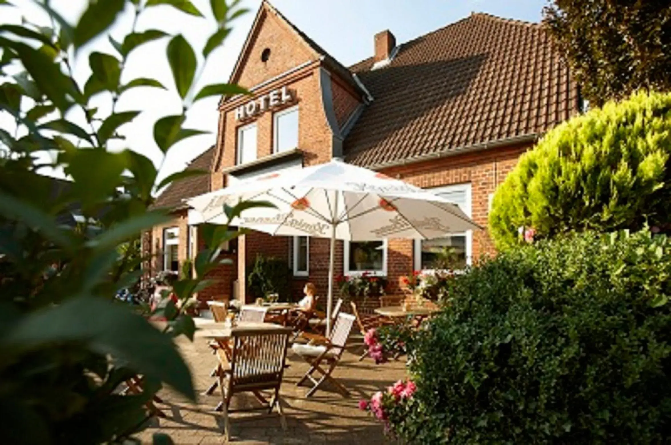 Property building, Restaurant/Places to Eat in Hotel Koenigstein Kiel by Tulip Inn
