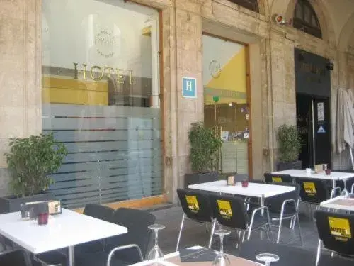 Balcony/Terrace, Restaurant/Places to Eat in Roma Reial