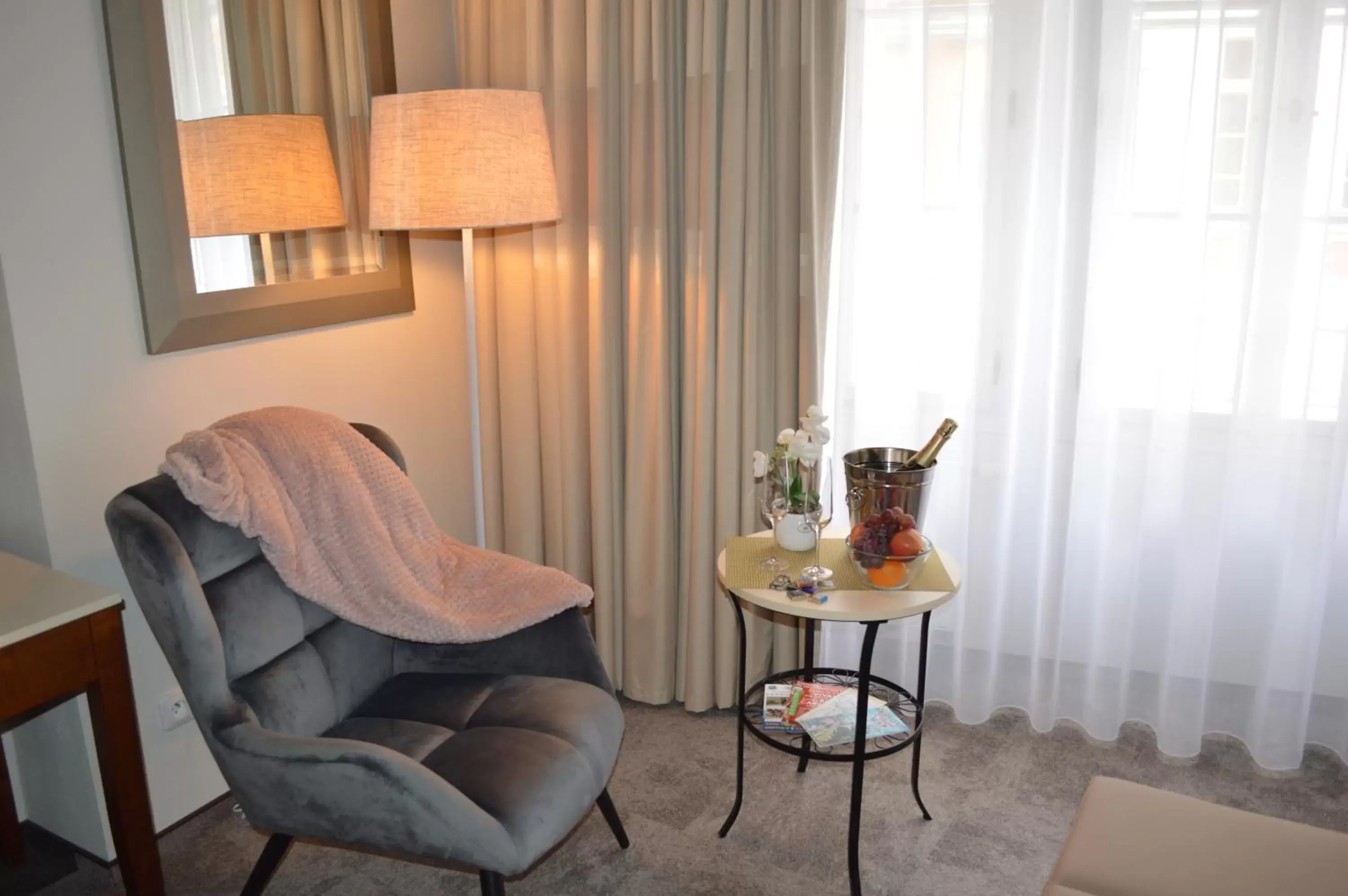 Seating Area in The Golden Wheel Hotel