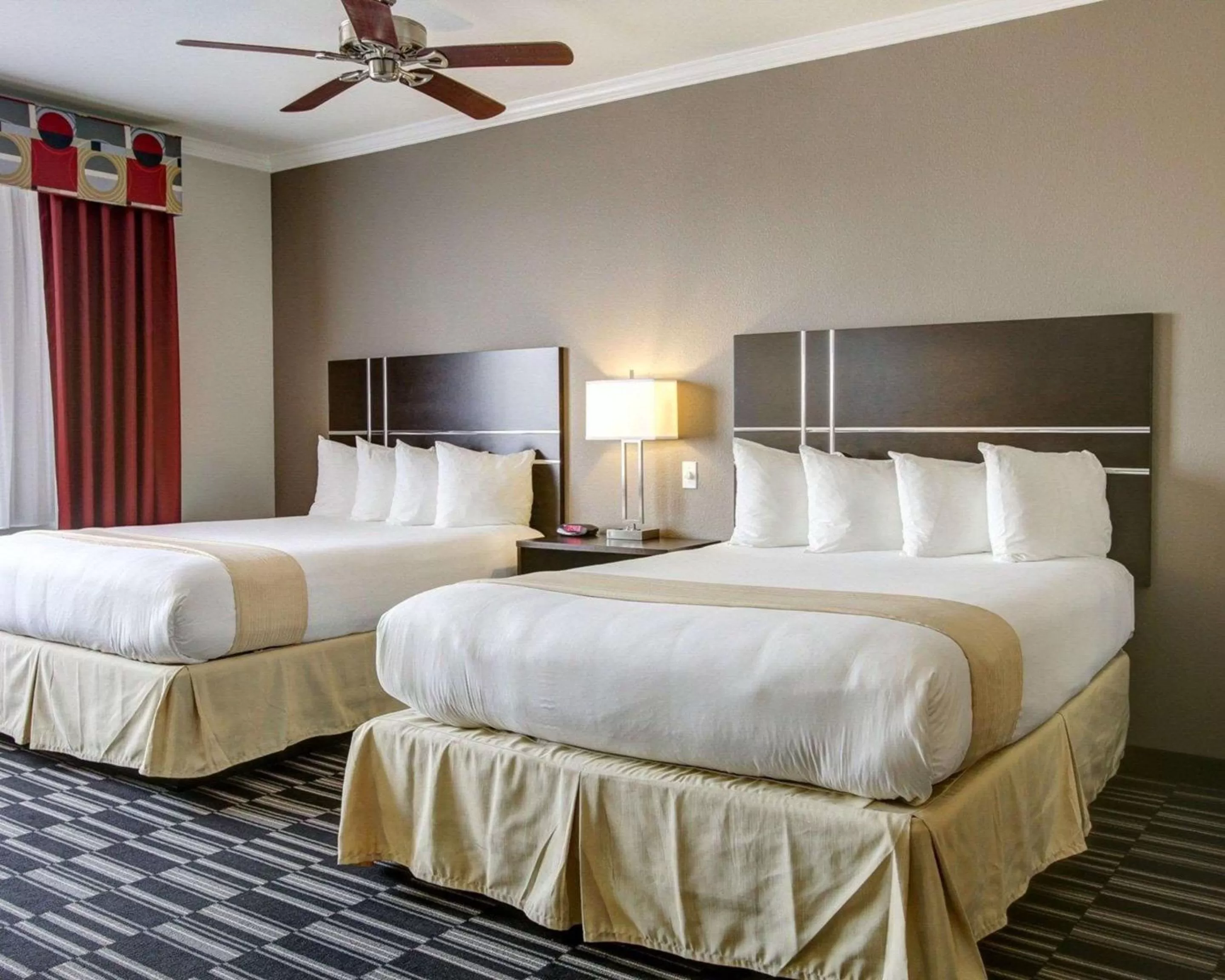 Photo of the whole room, Bed in Quality Inn & Suites Bryan-College Station