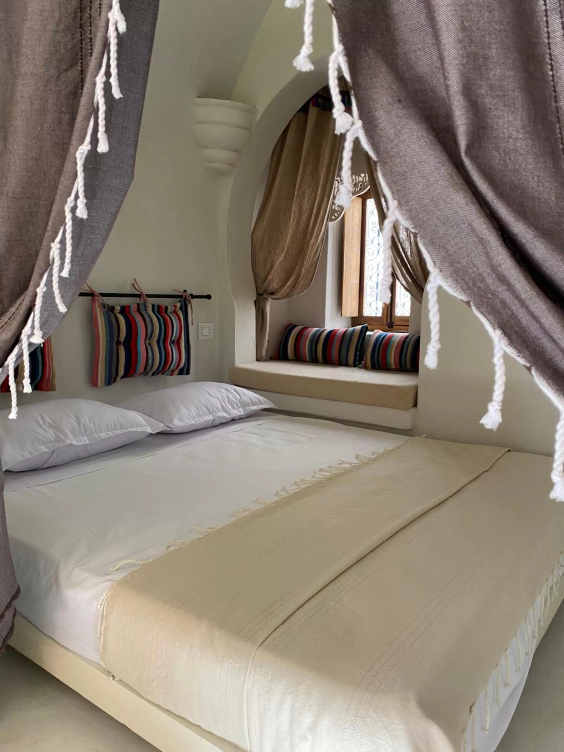 Bed in Djerba Authentique