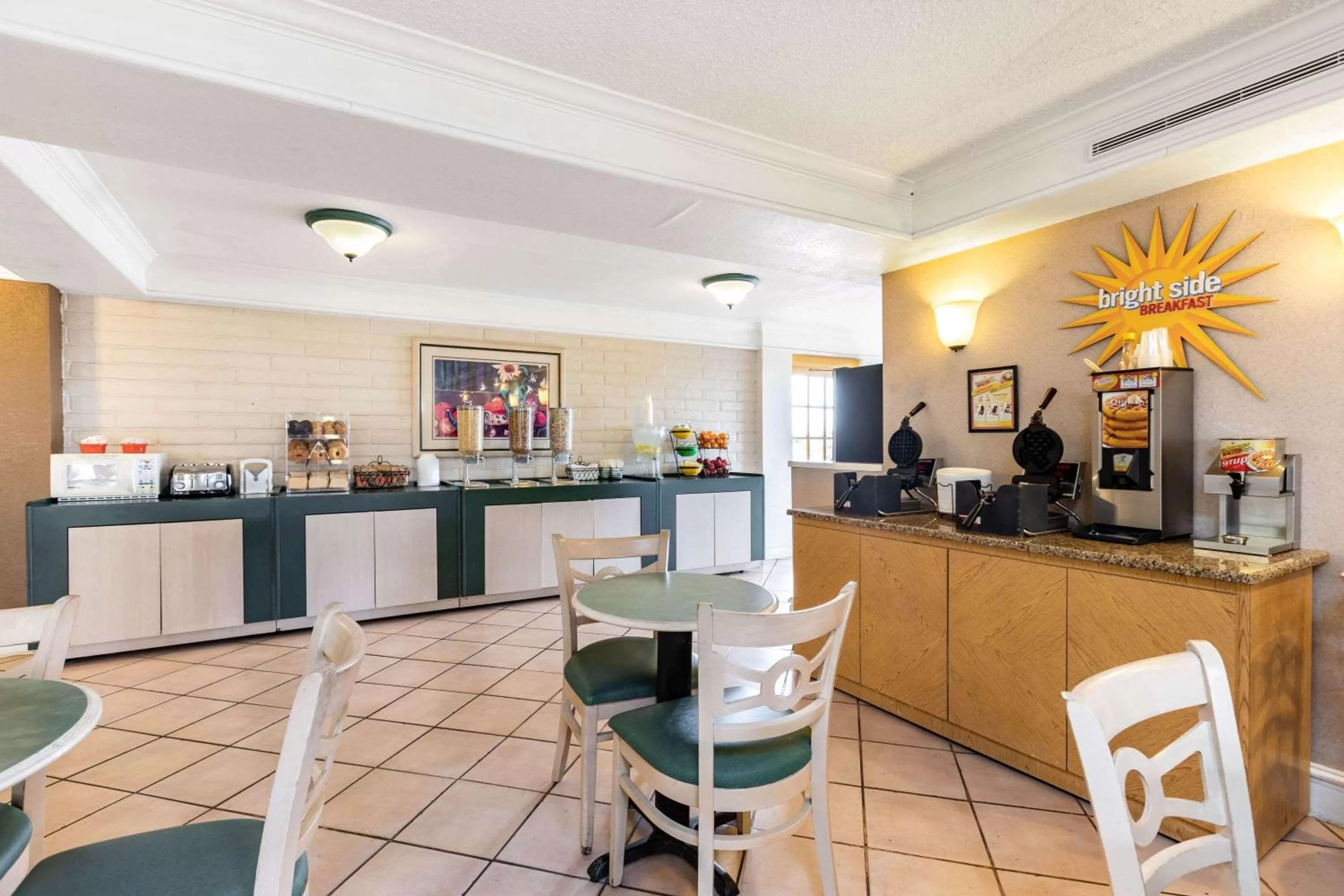 Restaurant/places to eat in La Quinta Inn by Wyndham El Paso West