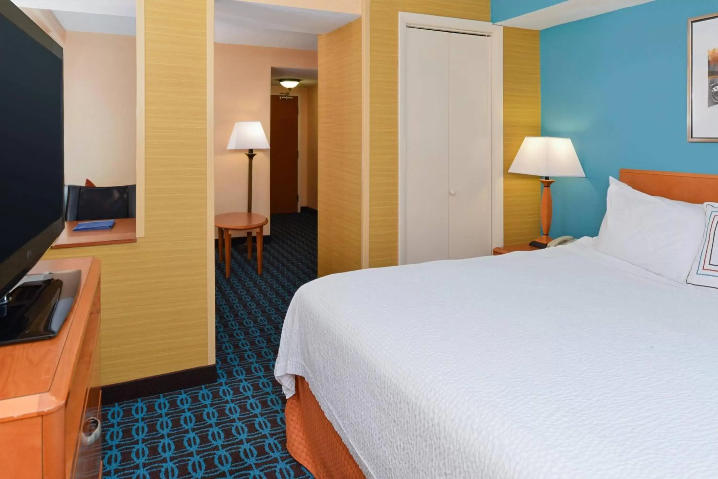 Bedroom, Bed in Fairfield Inn & Suites by Marriott Lexington Georgetown/College Inn