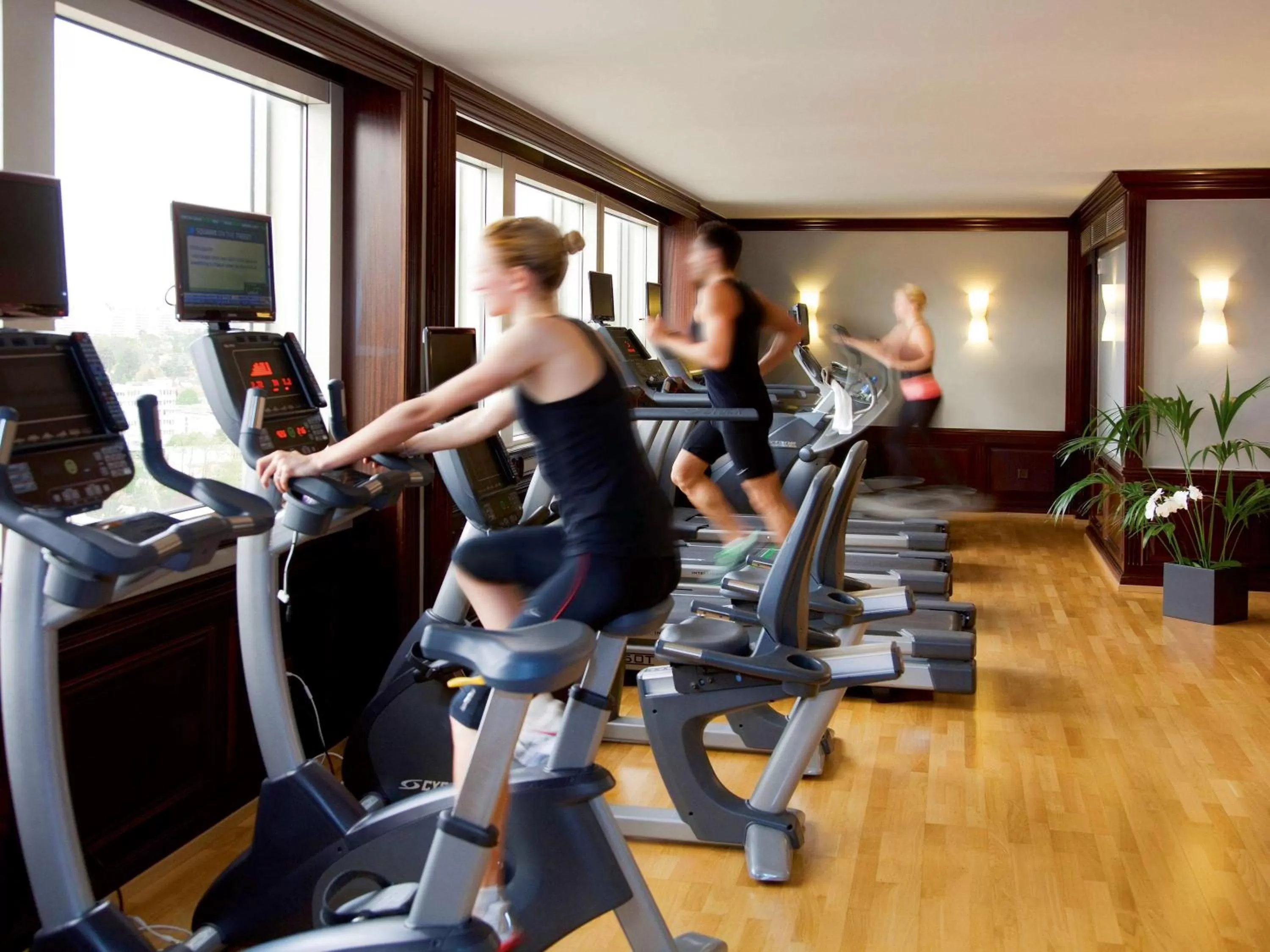 People in Mövenpick Hotel Geneva