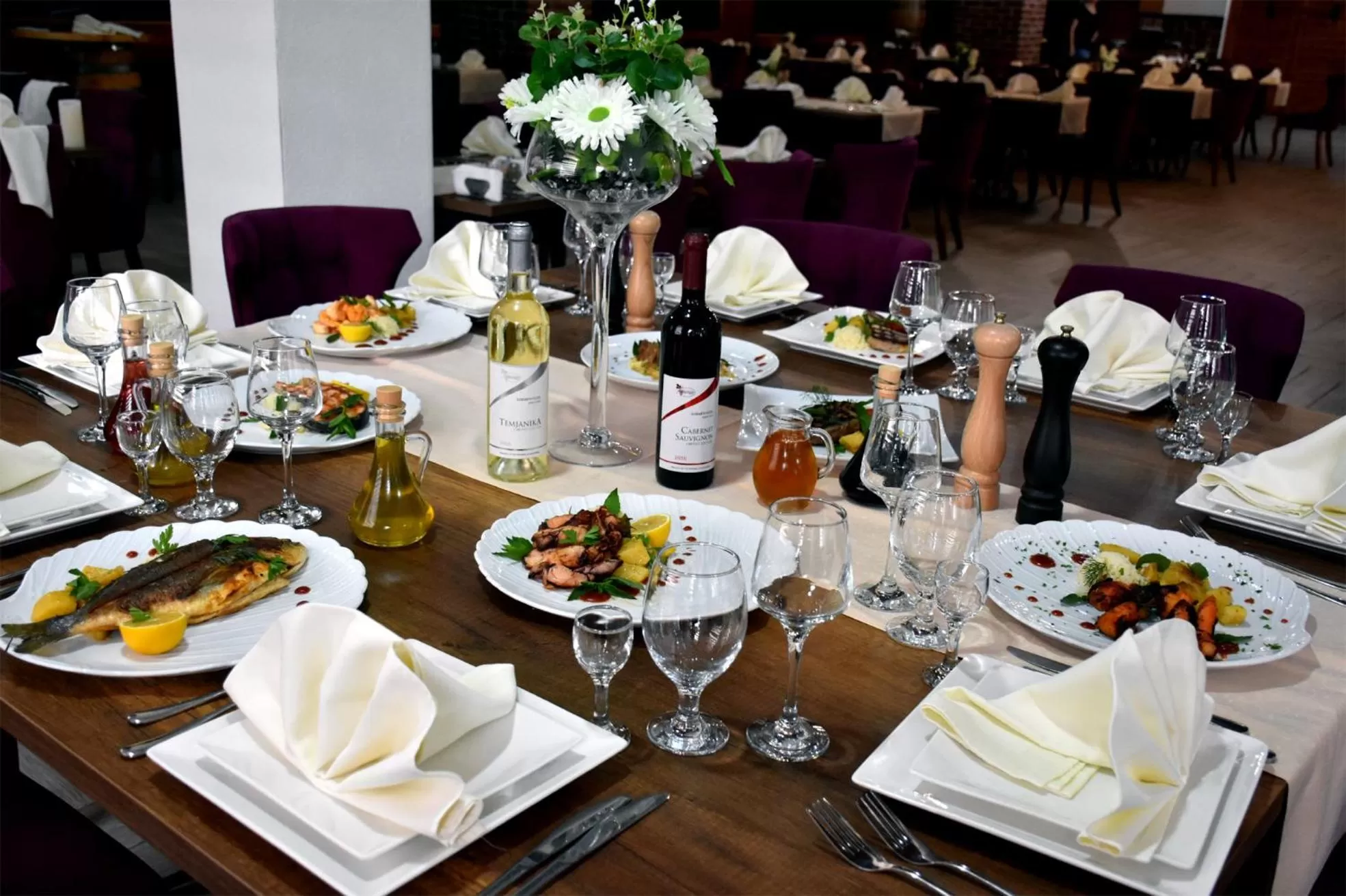 Hotel and winery LOZAR