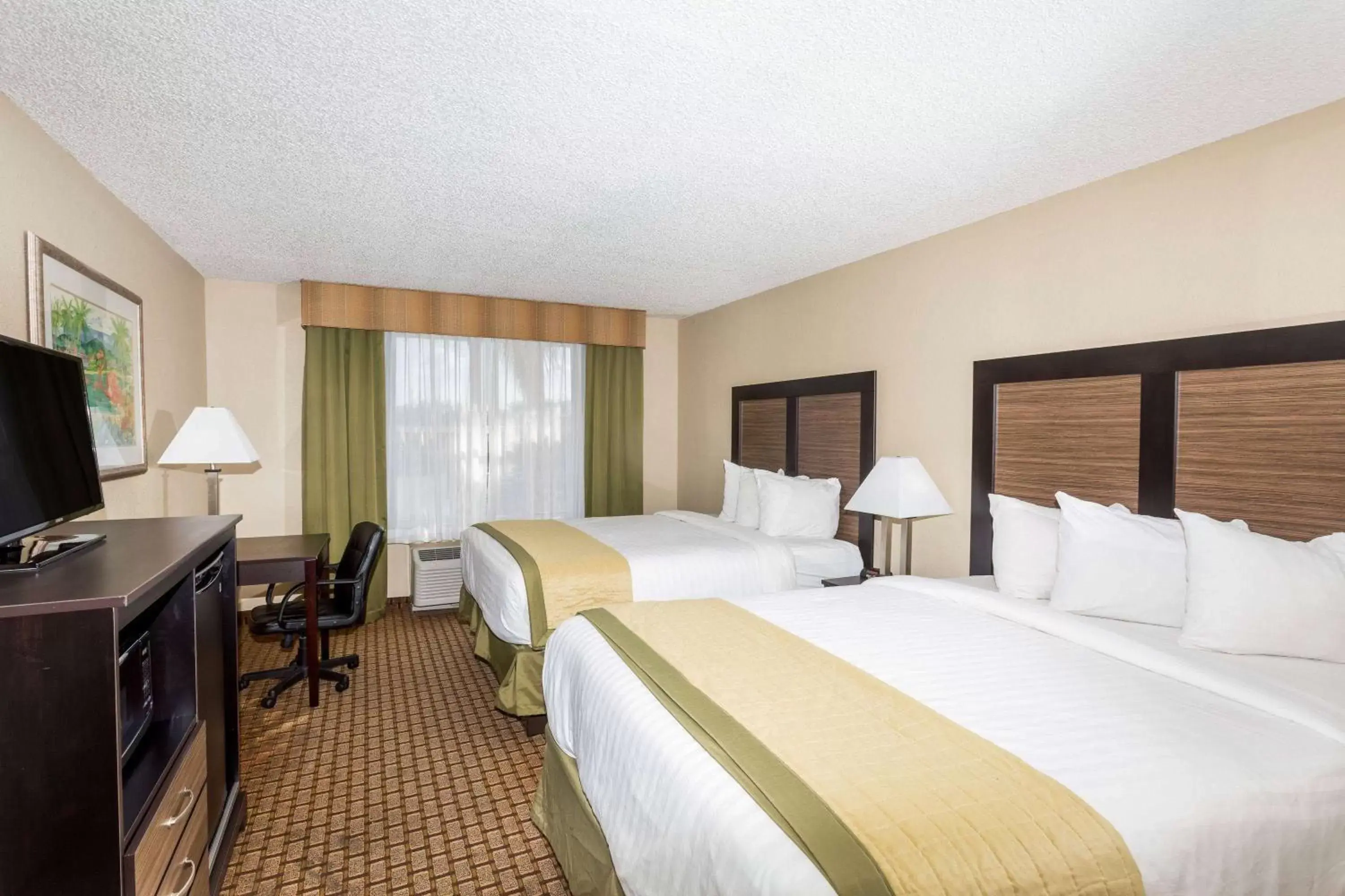 Photo of the whole room in Baymont by Wyndham Fort Myers Airport