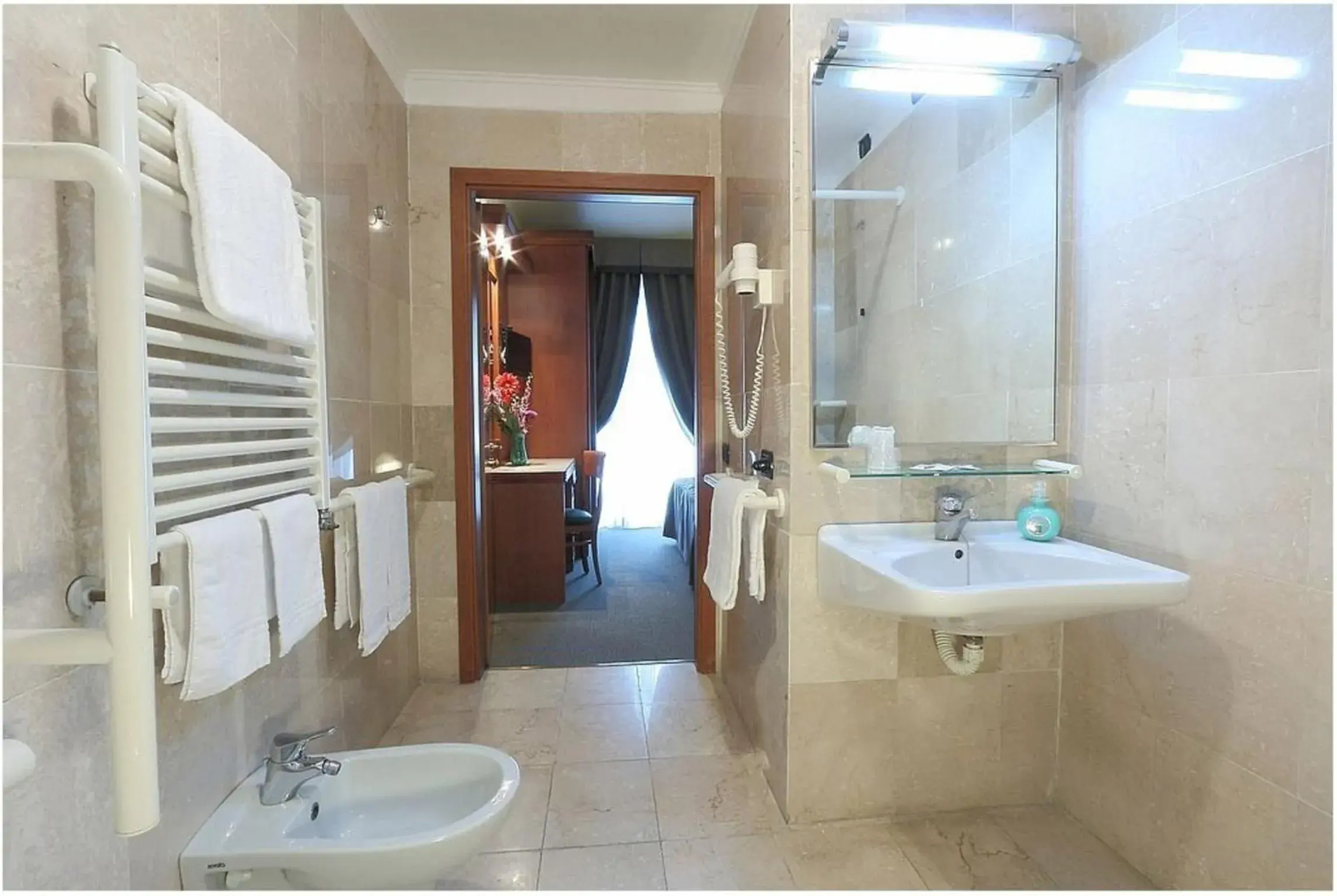 Bathroom in Hotel Arcadia
