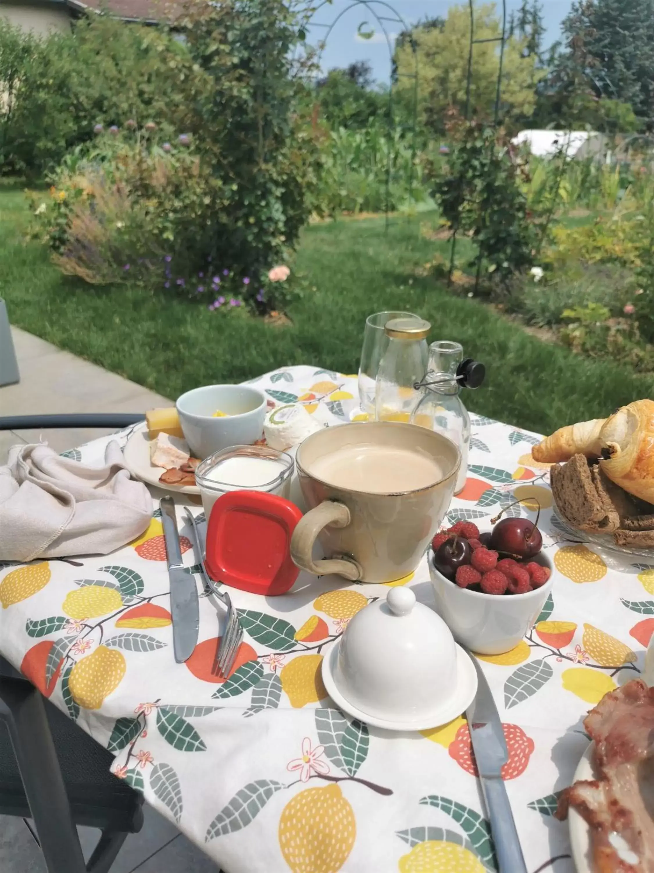 Breakfast in Au Jardin des Deux Roches