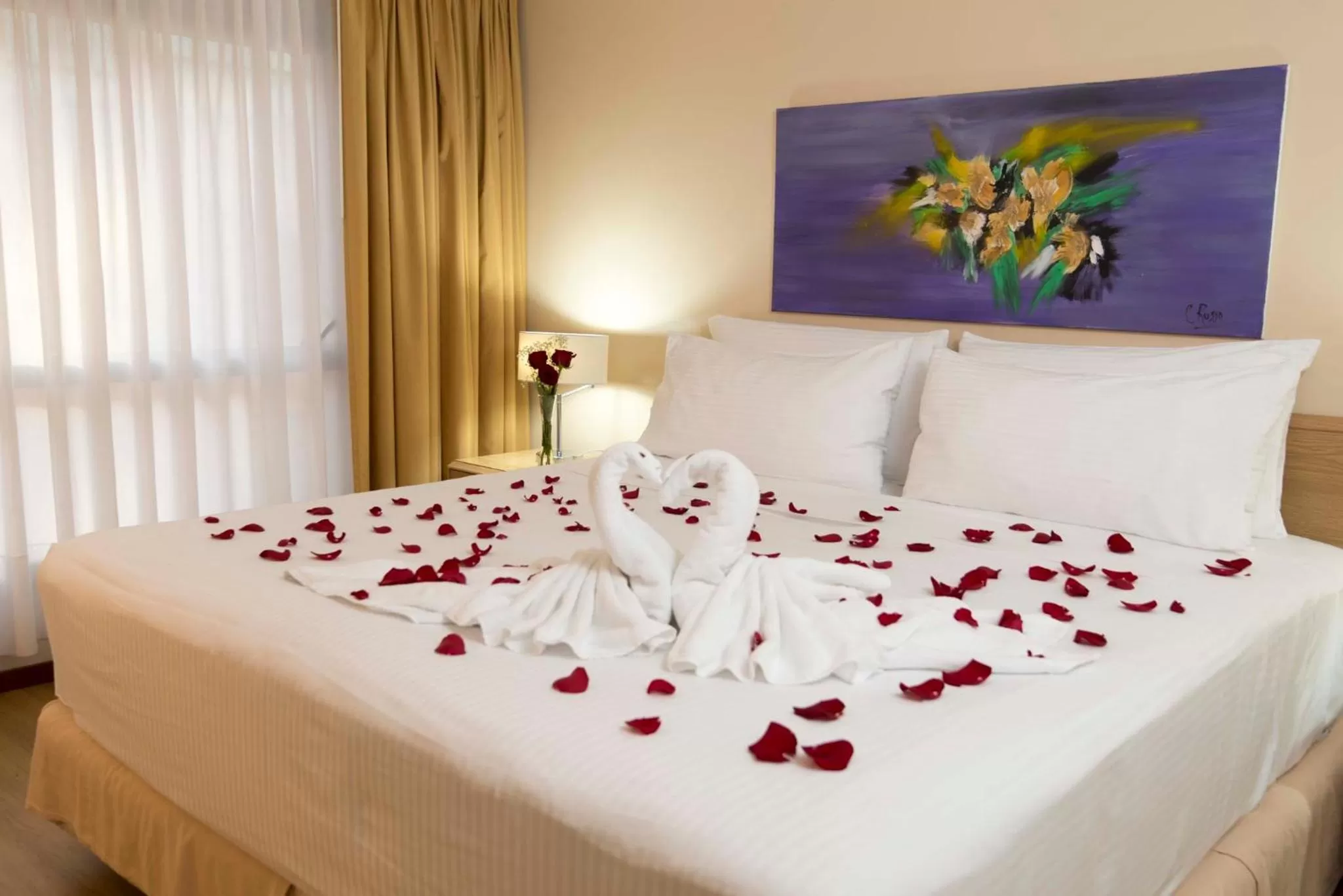 Photo of the whole room, Bed in Holiday Inn Montevideo by IHG