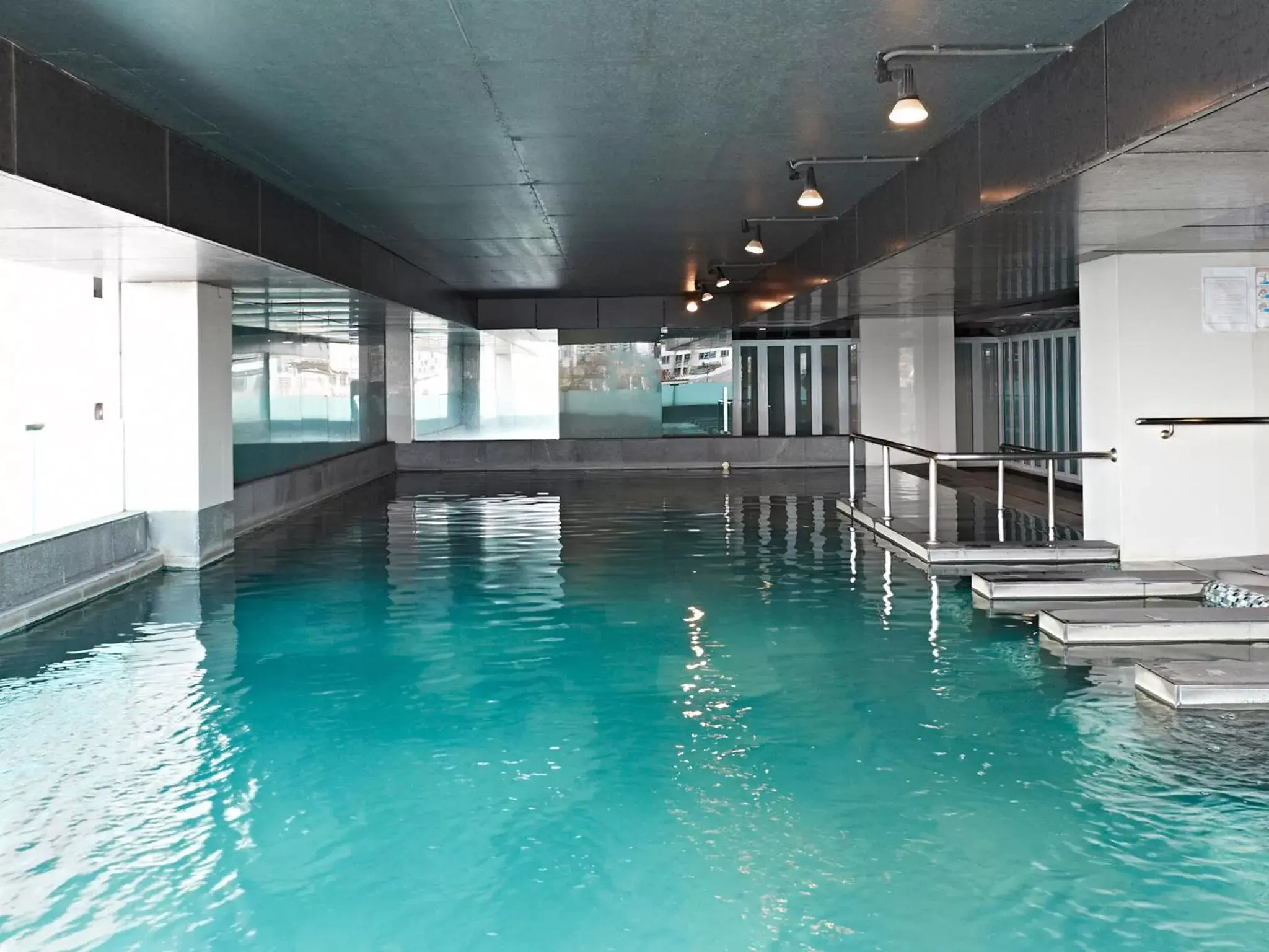 Swimming Pool in Bangkok City Hotel