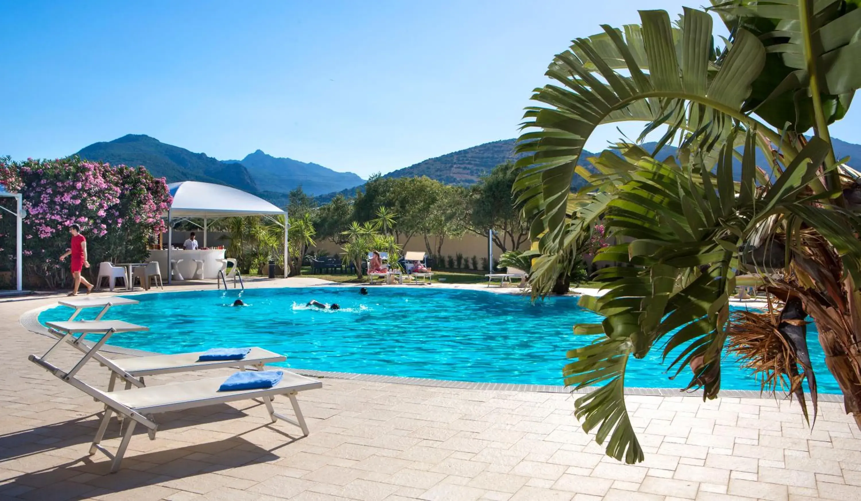 Swimming Pool in Hotel San Teodoro