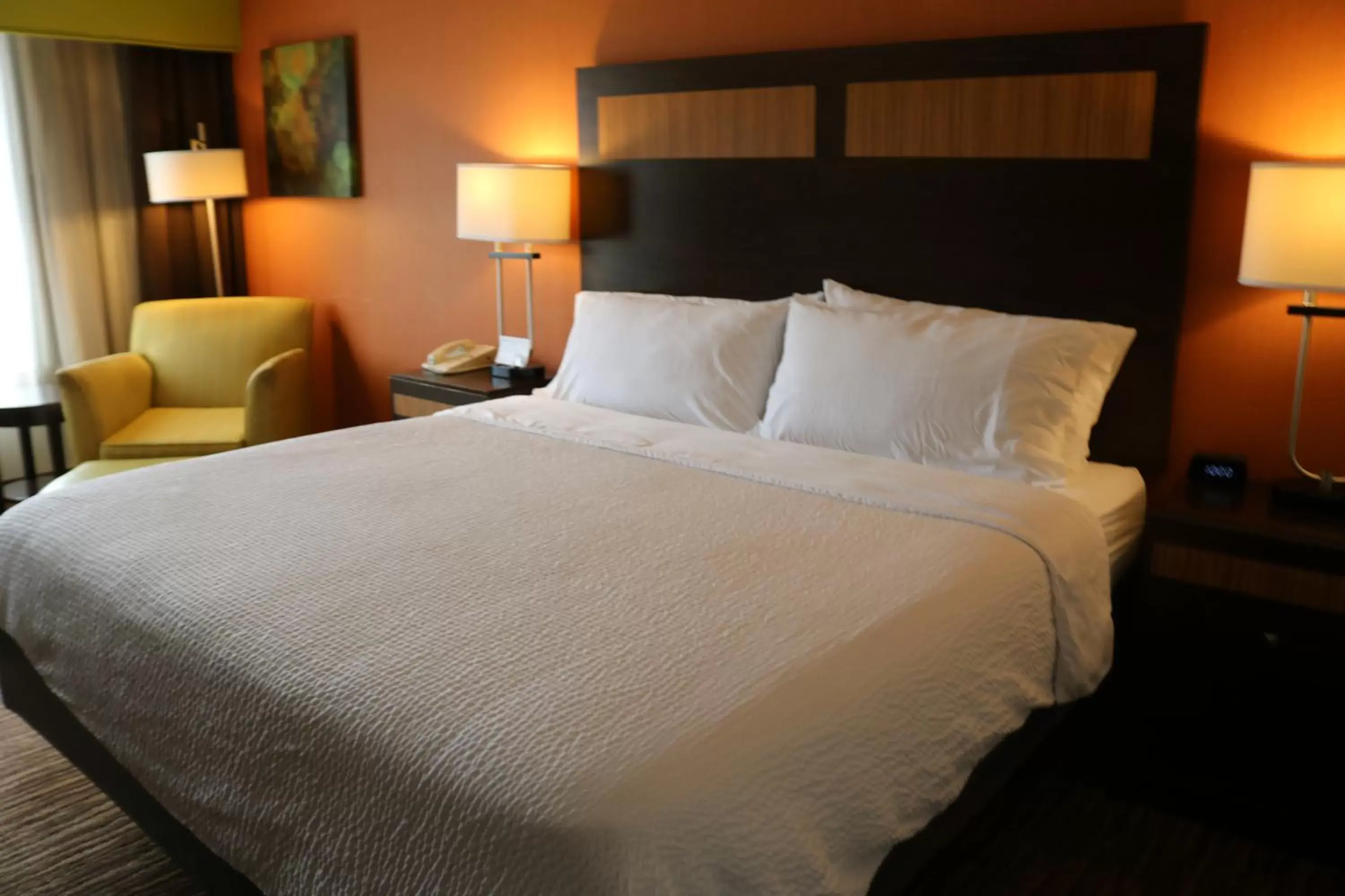 Bedroom, Bed in Holiday Inn Danbury-Bethel at I-84, an IHG Hotel