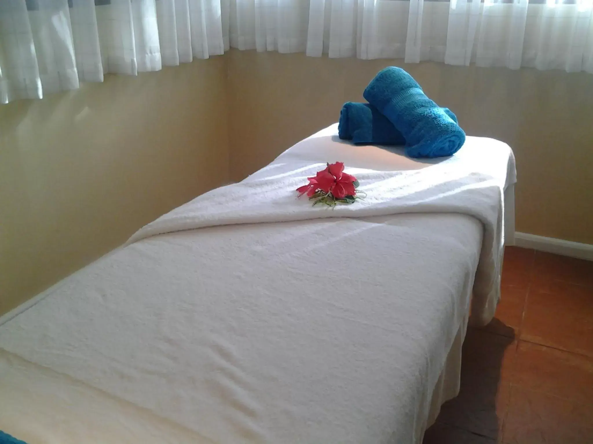 Massage, Bed in Gecko's Resort