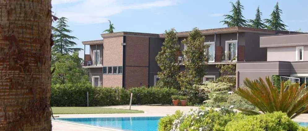 Balcony/Terrace, Swimming Pool in Hotel Altamira