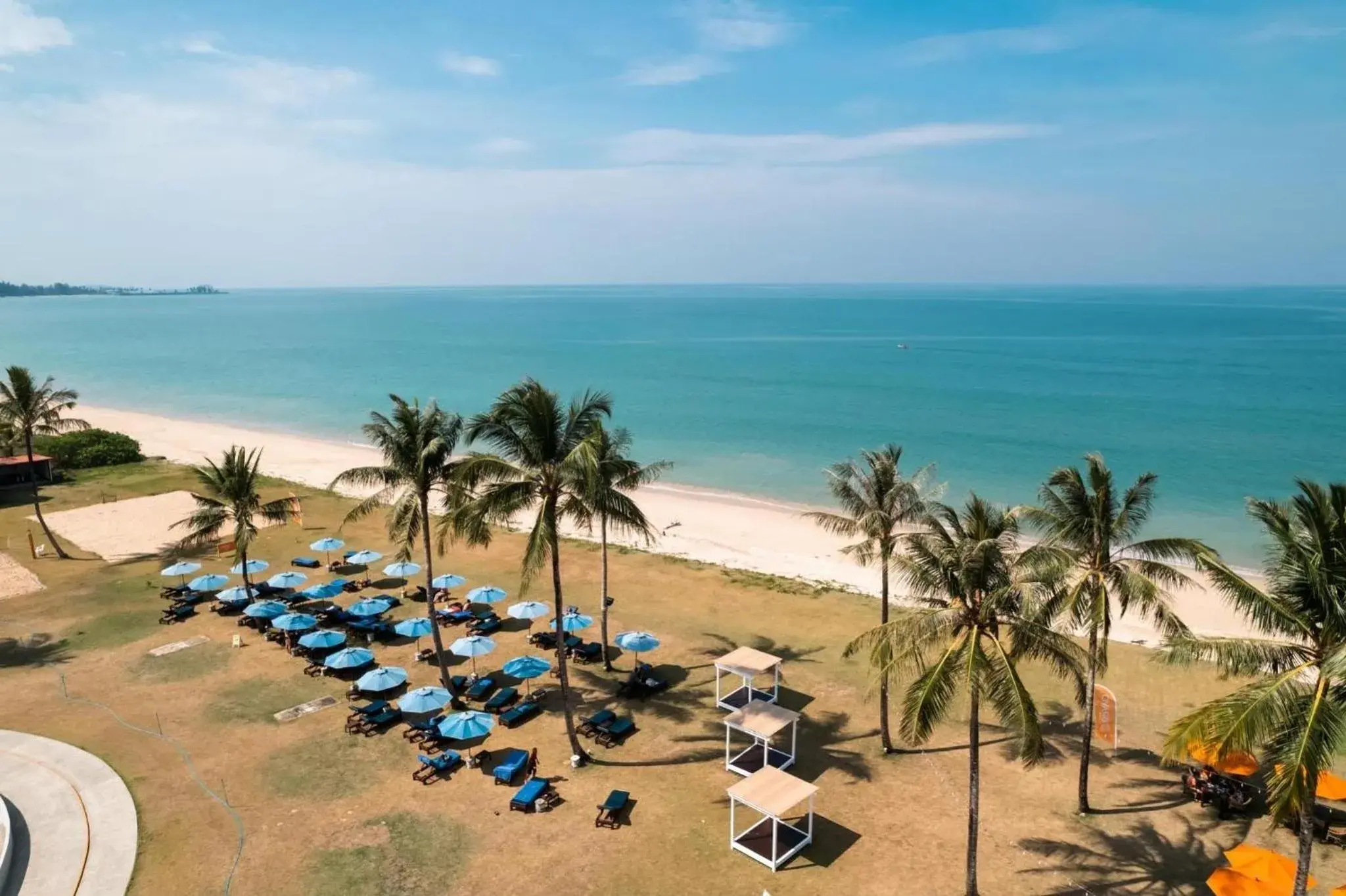 Beach in Le Menara Khao Lak